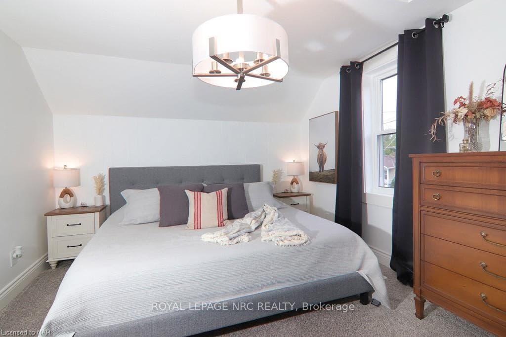 216 HENRIETTA Street photo 24
