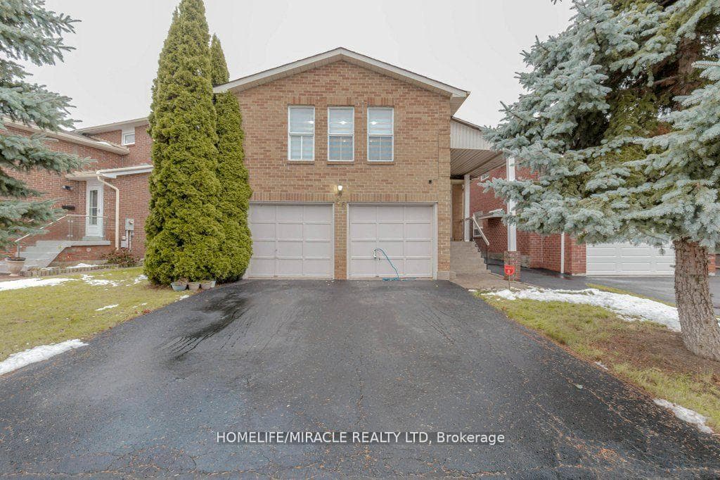 66 Ebby Avenue photo 3