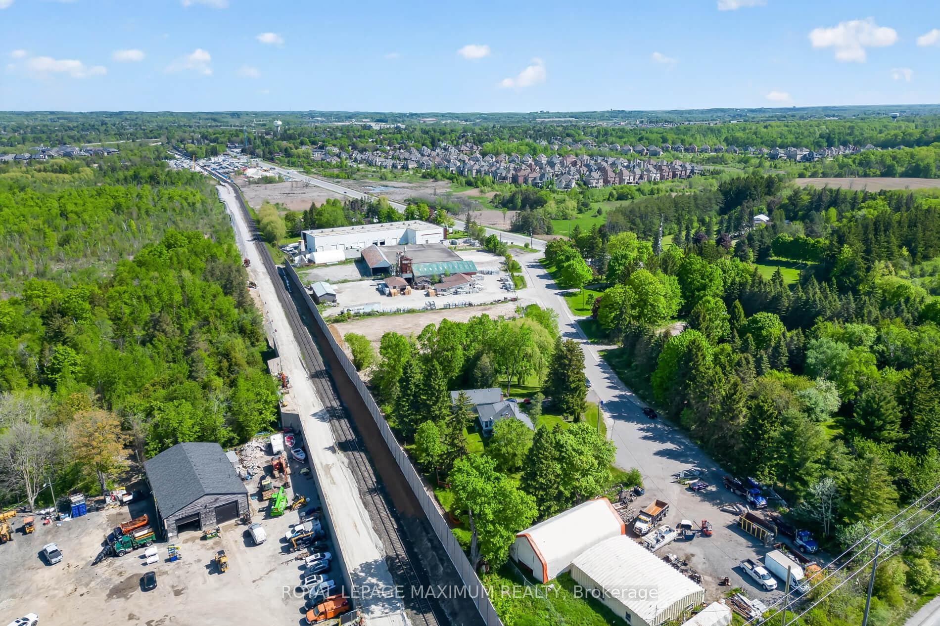 80 McDonald Street photo 39