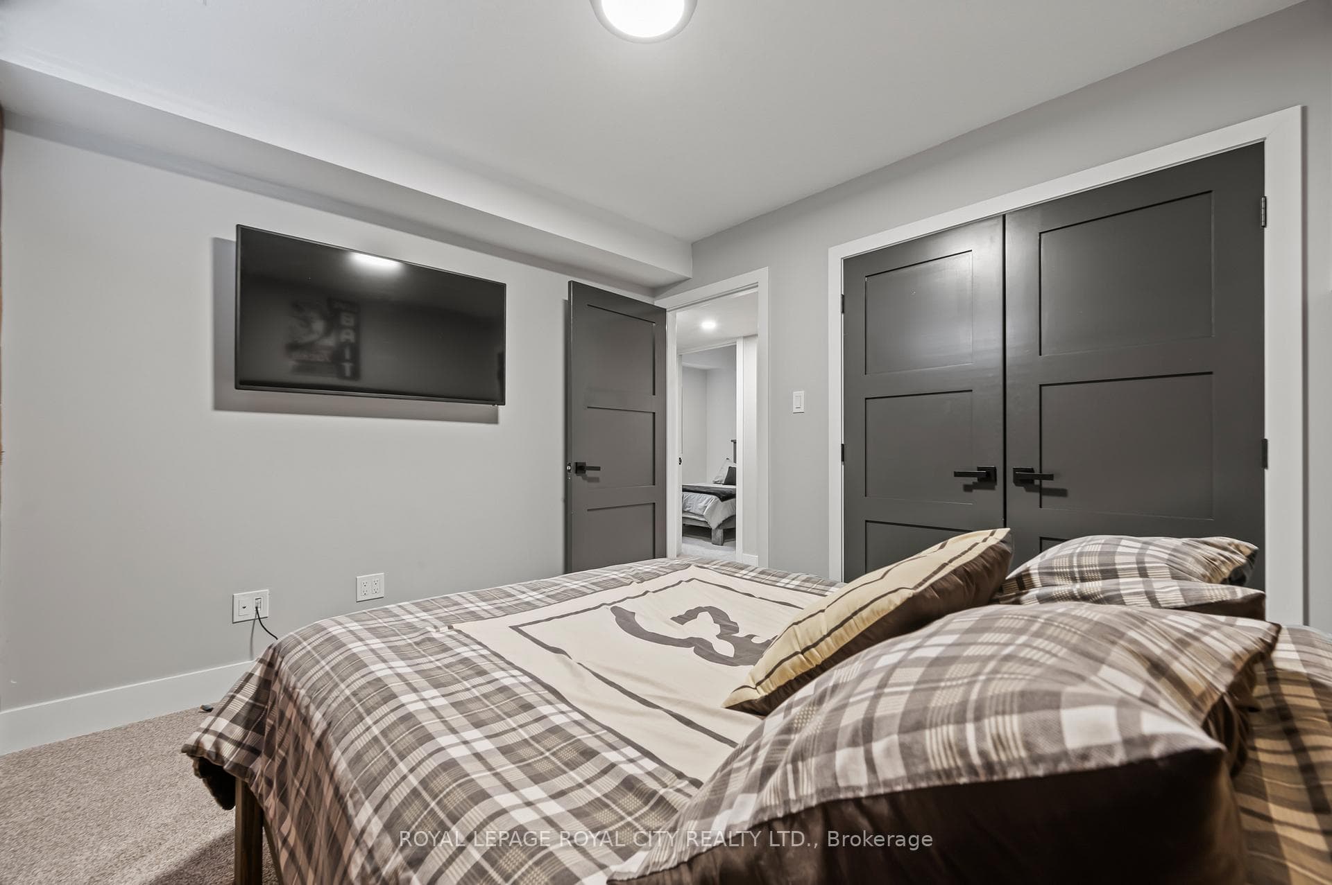 5 Macdonald Street photo 32