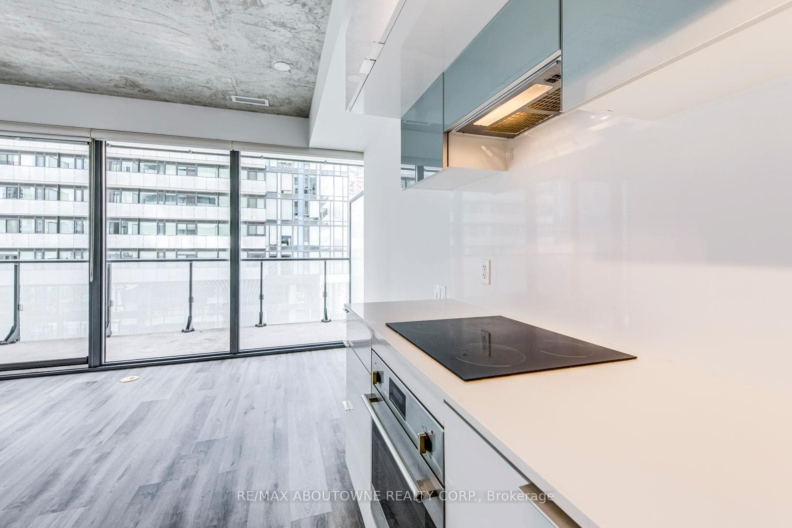 185 Roehampton Avenue Unit 902 photo 10