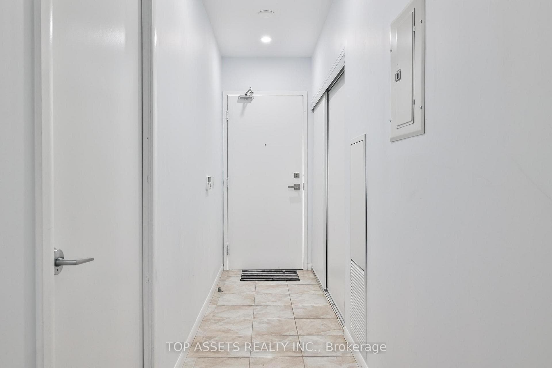 832 Bay Street Unit 215 photo 3