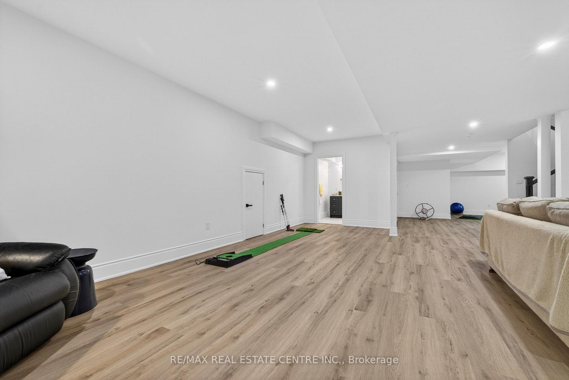 17 William Street photo 36
