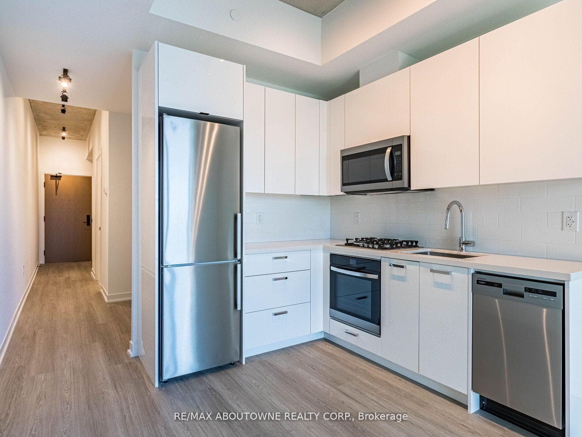 195 McCaul Street Unit 720 photo 11