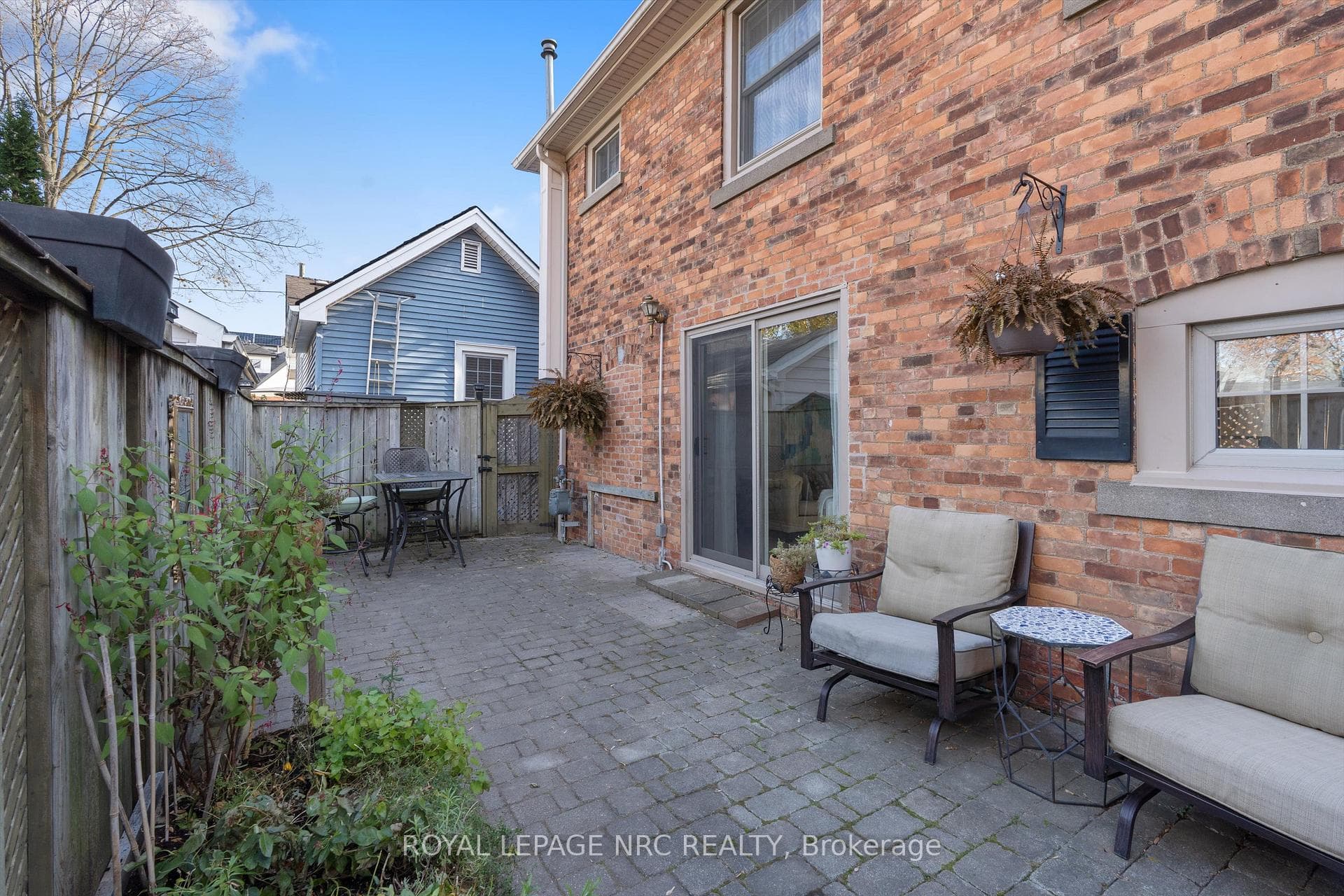 89 1/2 Albert Street photo 27