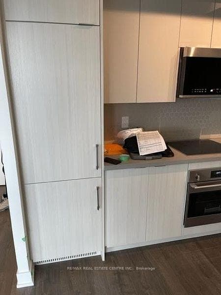 2481 Taunton Road Unit 1202 photo 4