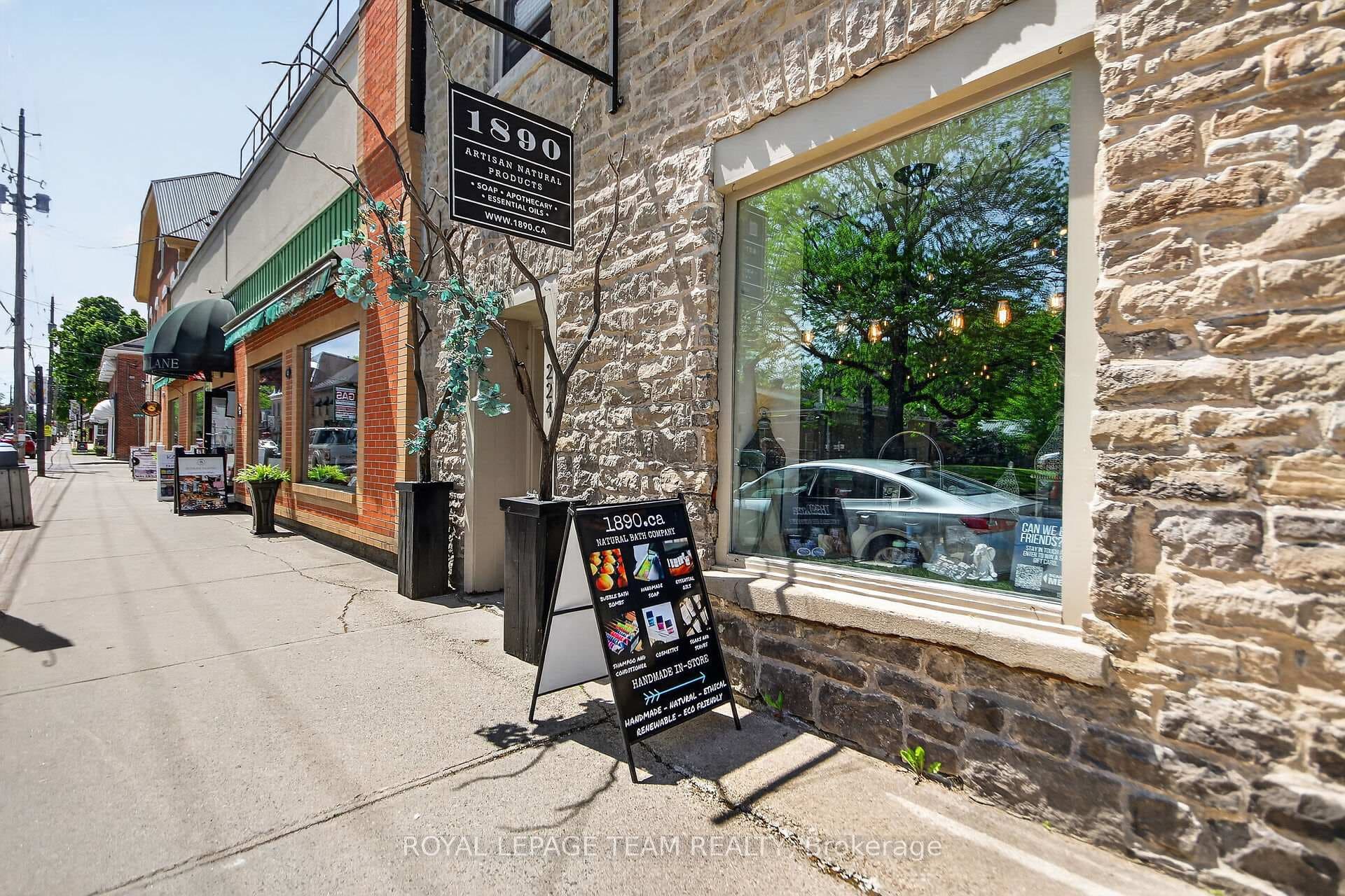 212-224 St Lawrence Street photo 4