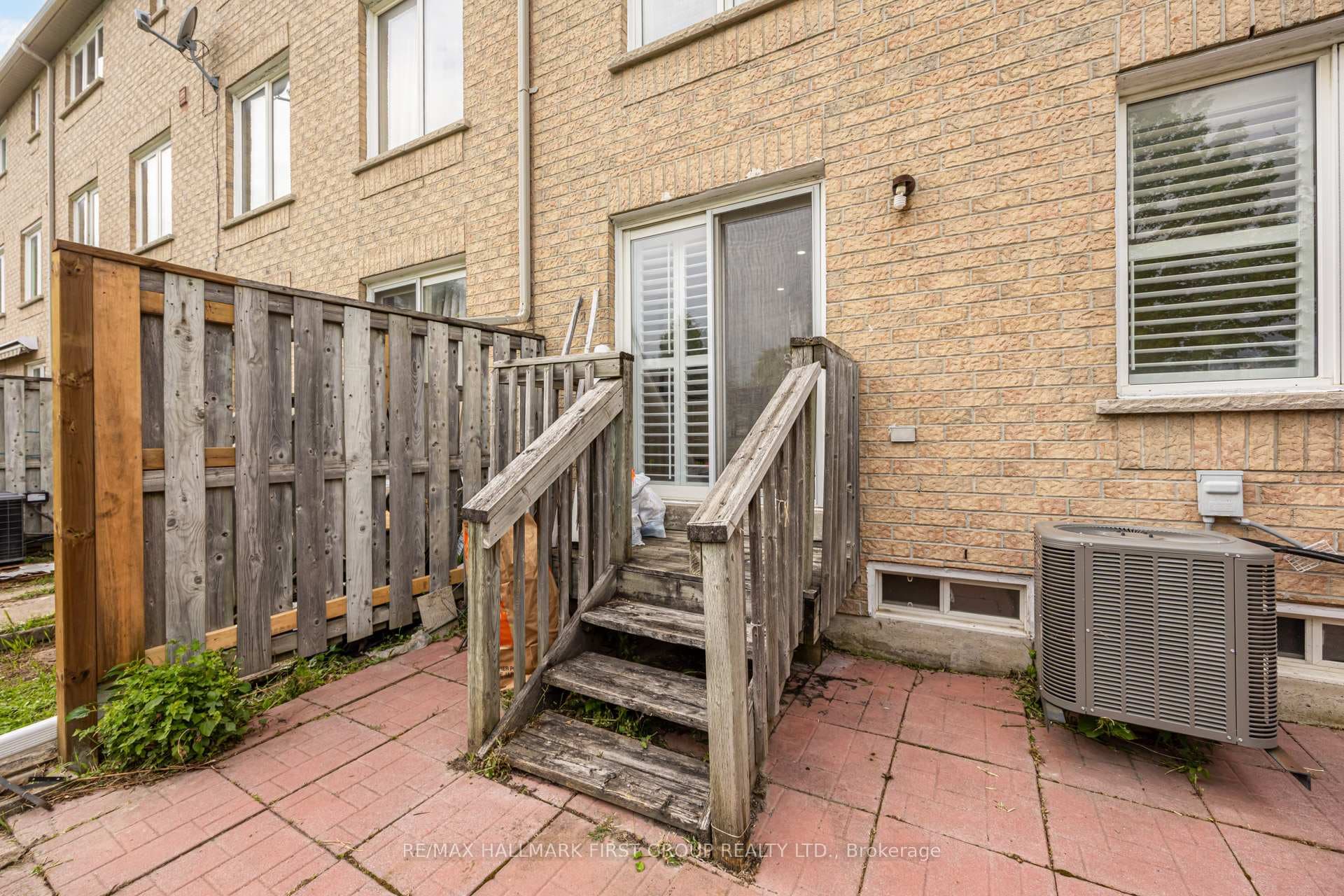 1075 Ellesmere Road Unit 15 photo 43