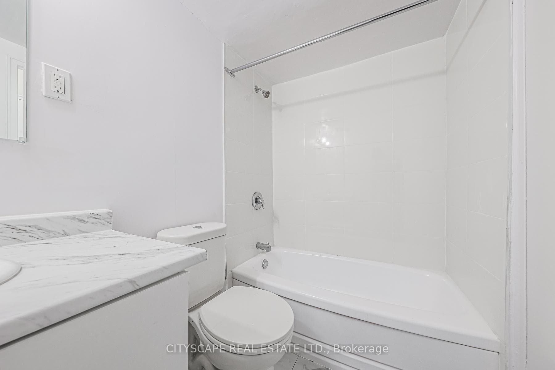 1442 Lawrence Avenue Unit 812 photo 8