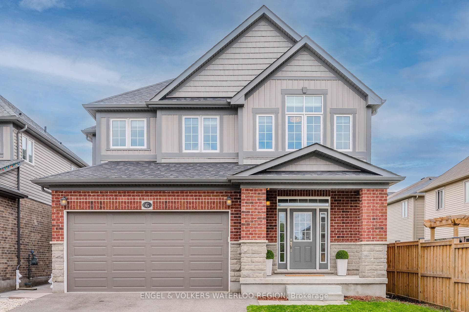 6 Greyhawk Street photo 1