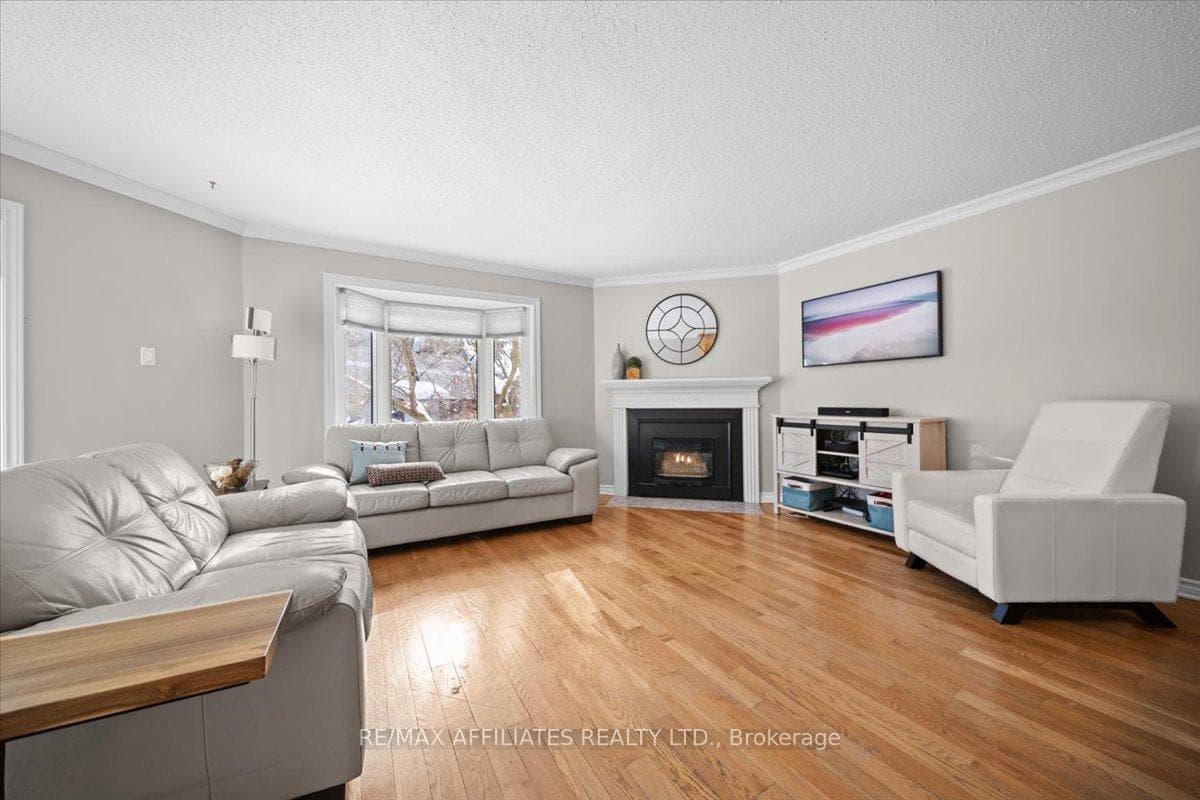 88 Royal Oak Court photo 11
