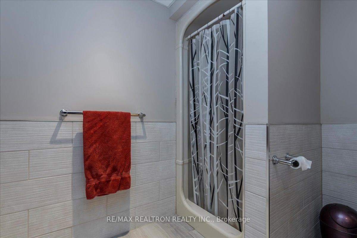 4 Templeton Drive photo 26