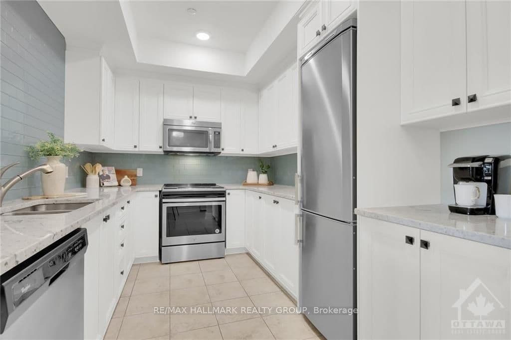 615 LONGFIELDS Drive Unit 302 photo 11