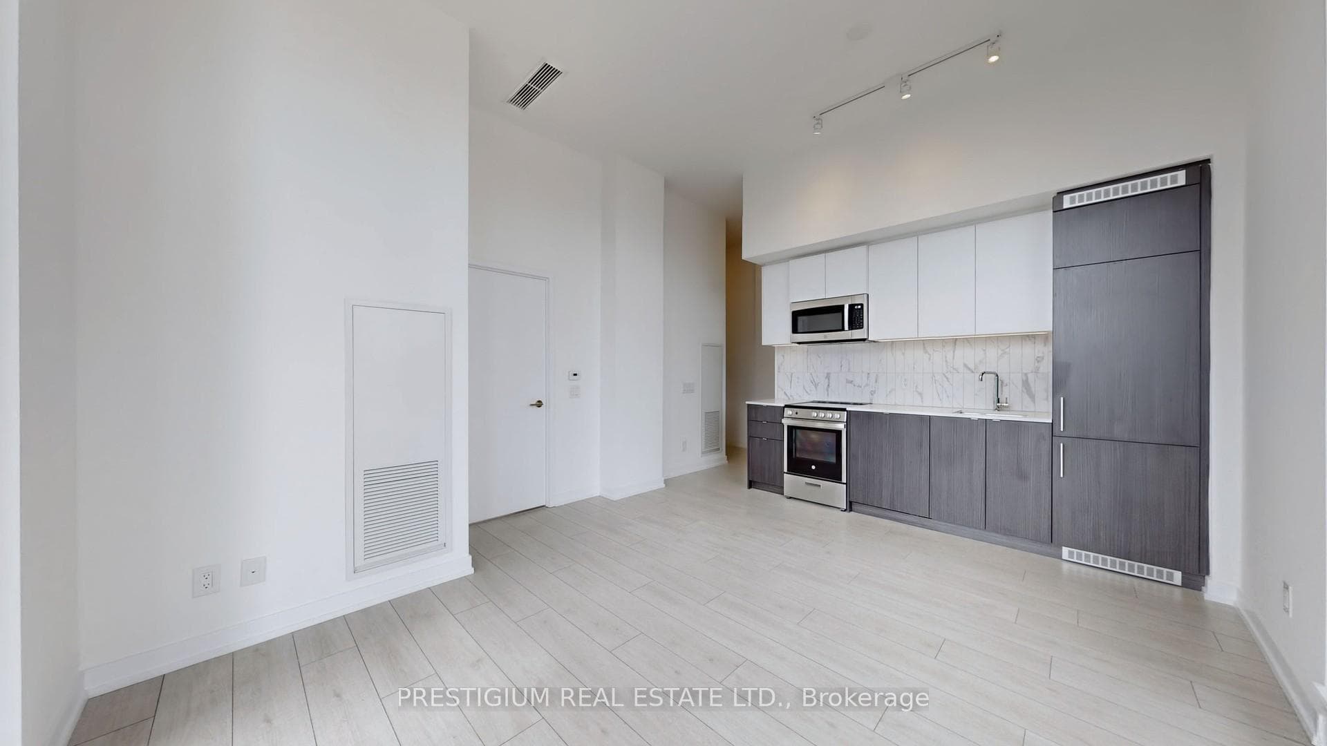 500 Dupont Street Unit 208 photo 1