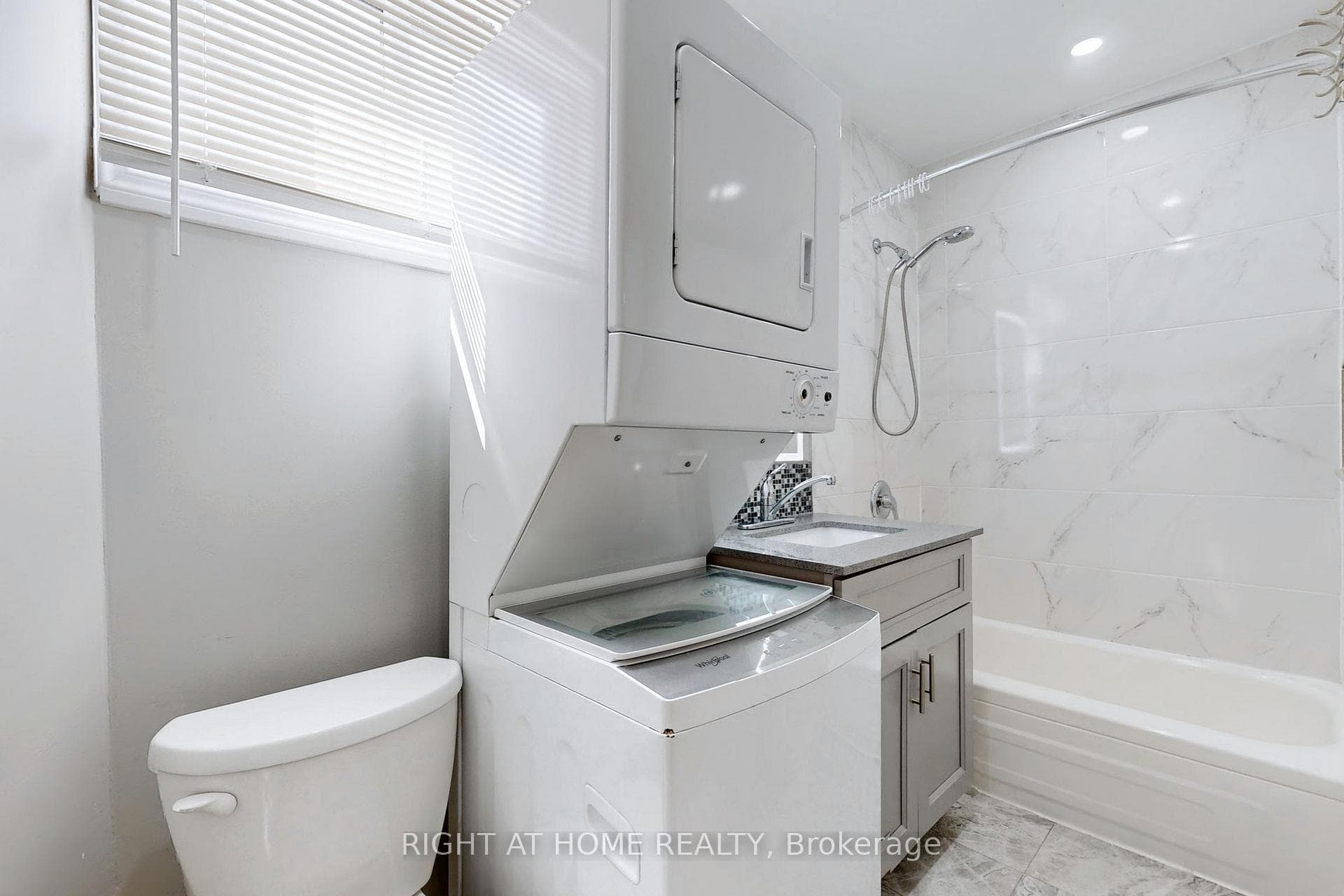804 Rowena Street photo 19