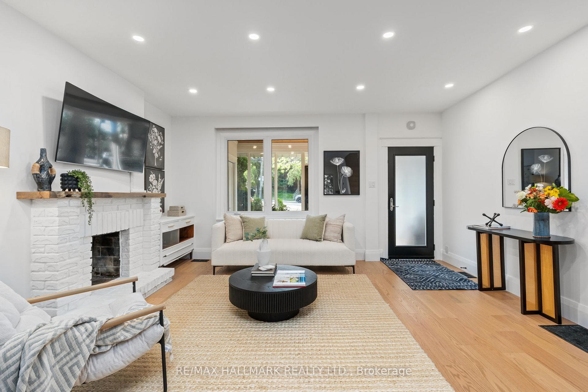 424 Kingston Road photo 5