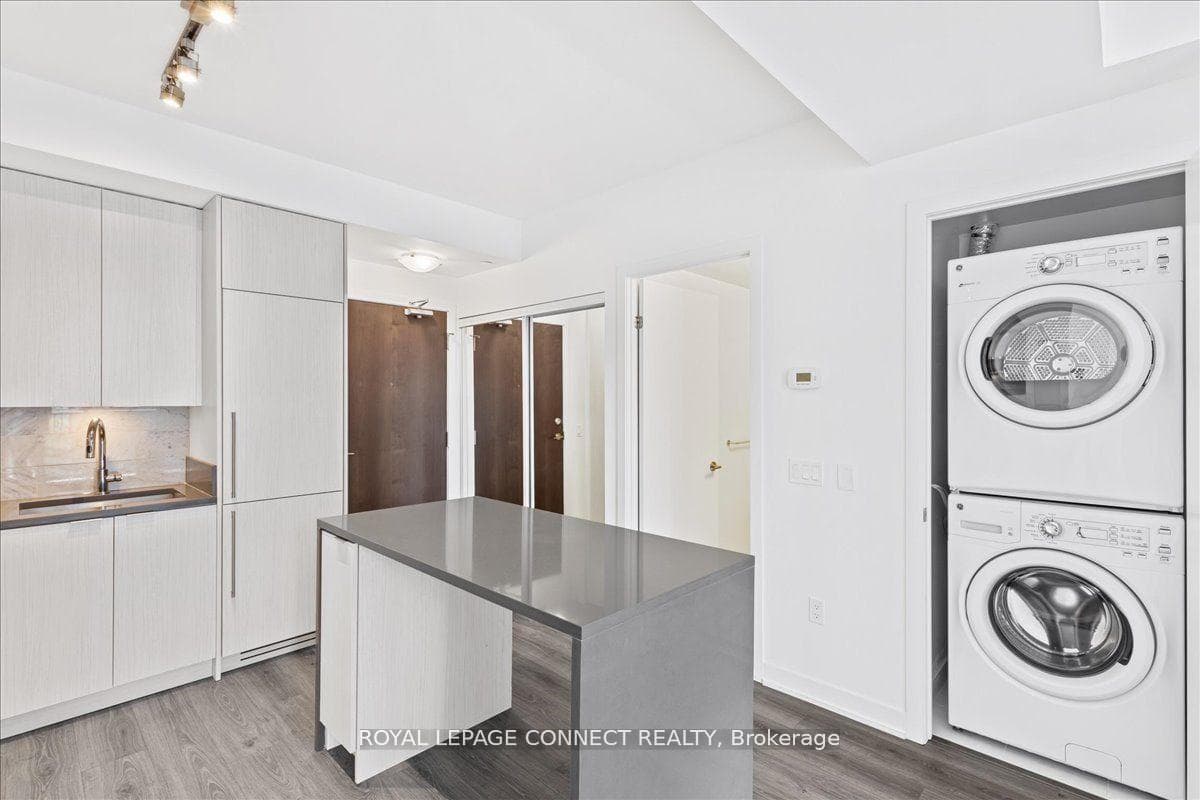 38 Ianuzzi Street Unit 1707 photo 12