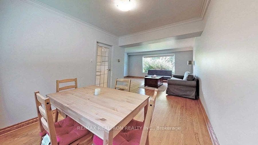 35 Rochelle Crescent photo 9