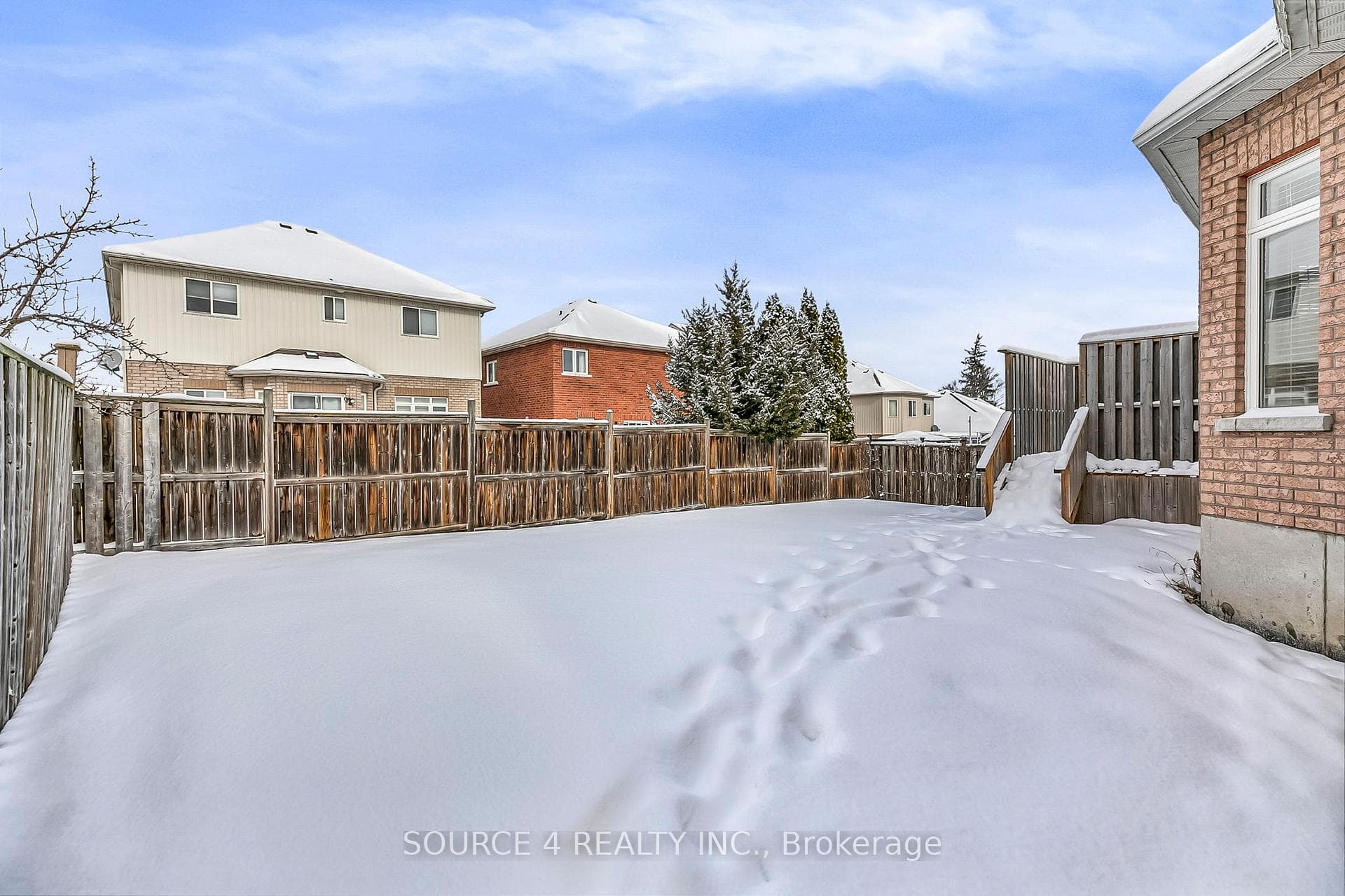 52 Gardiner Drive photo 28