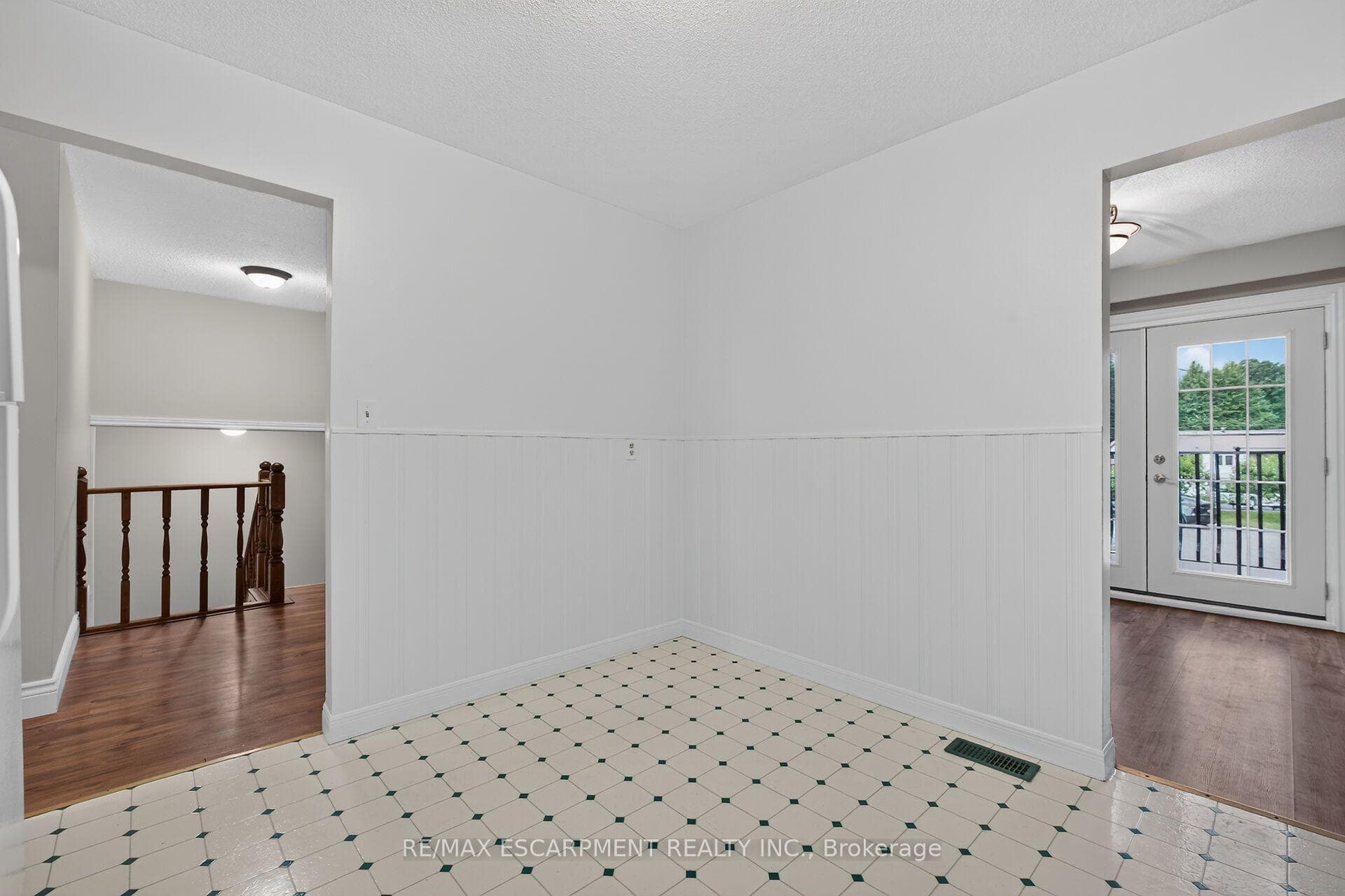 19 Burns Place photo 25