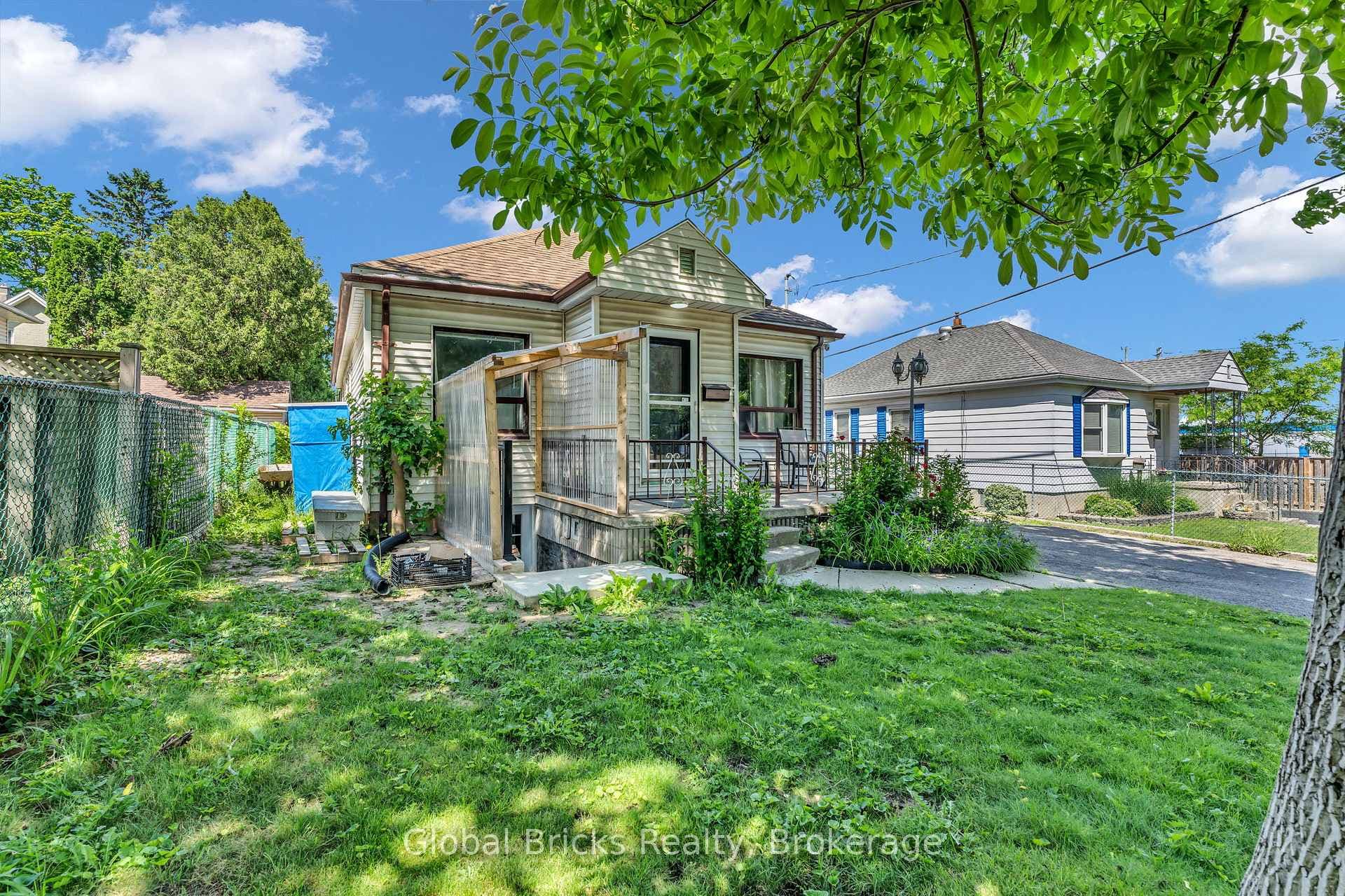 277 Short Avenue photo 34