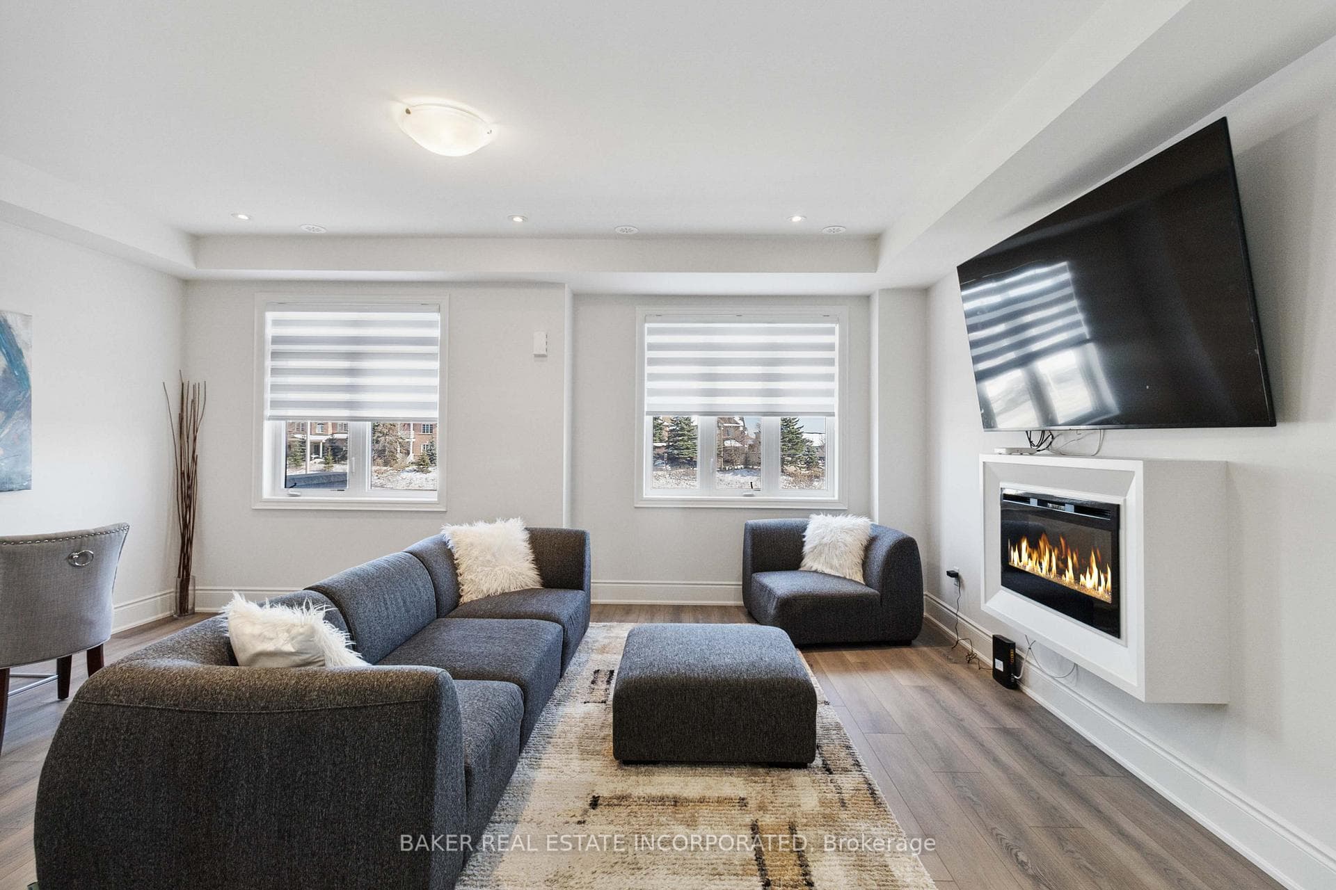 455 Dundas Street photo 5