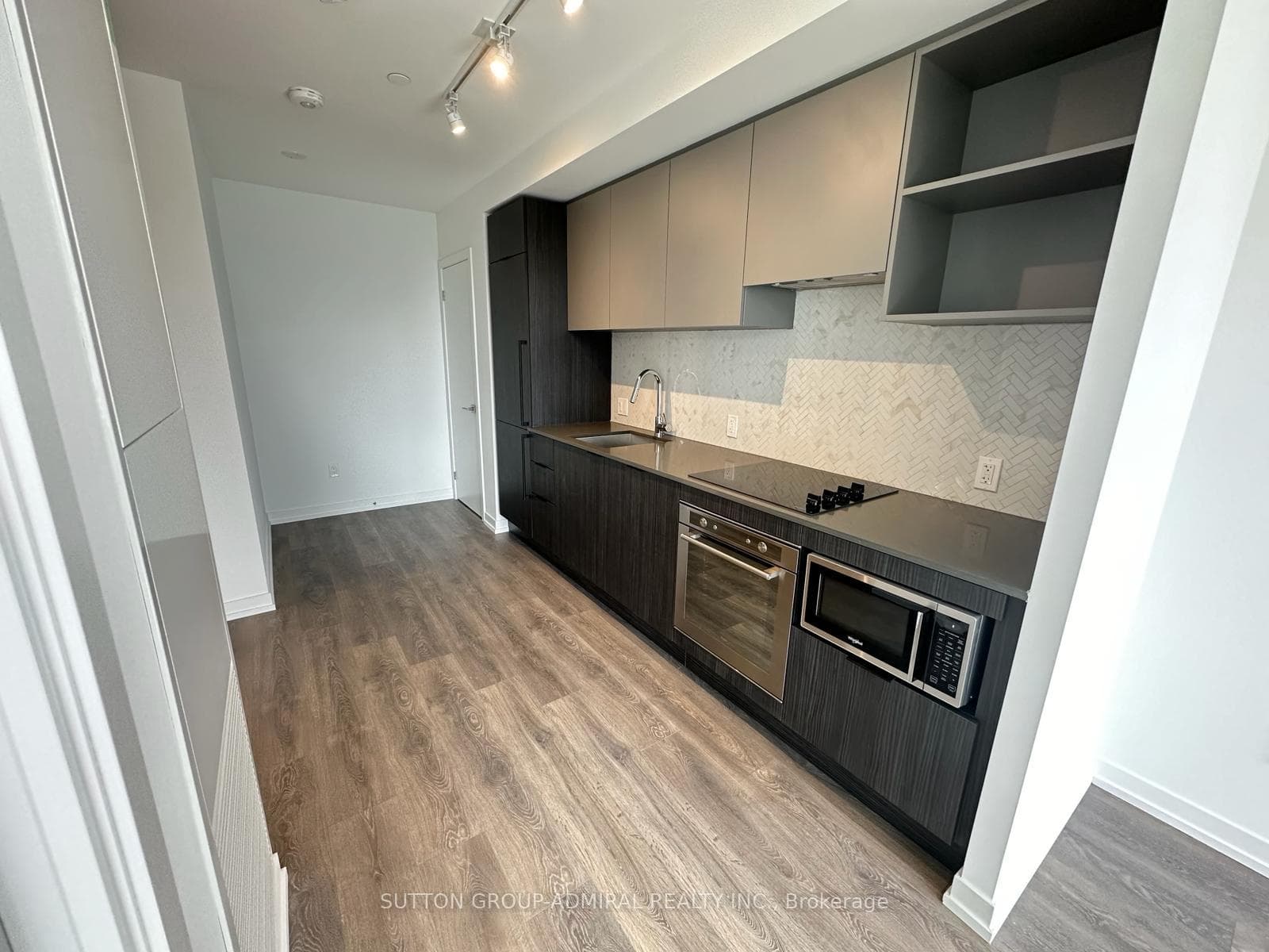 82 Dalhousie Street Unit 1006 photo 3