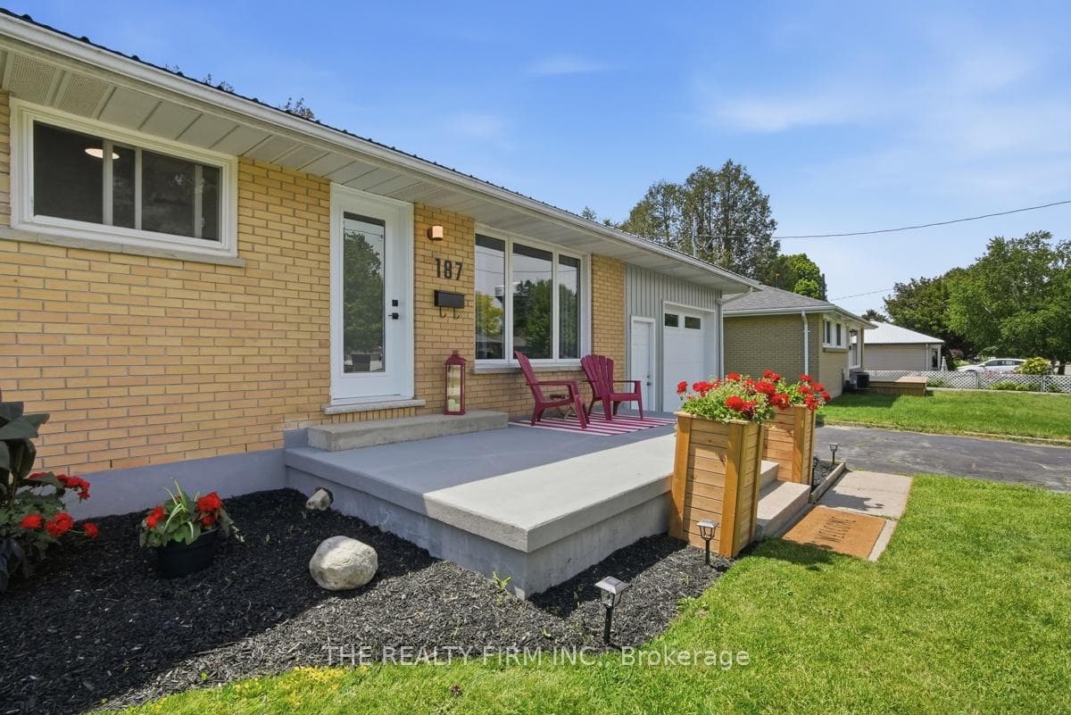 187 Byron Street photo 4