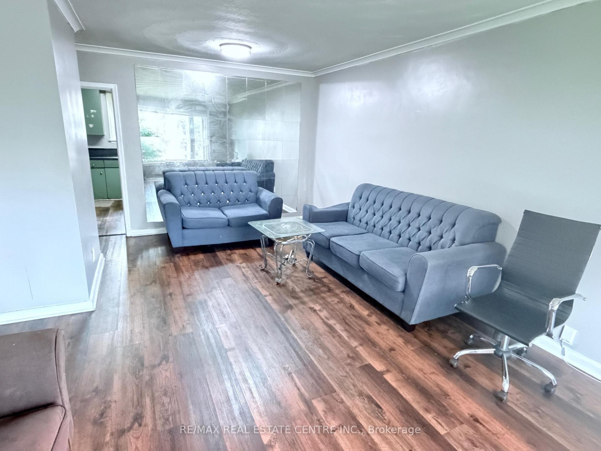 52 Sharbot Avenue photo 1