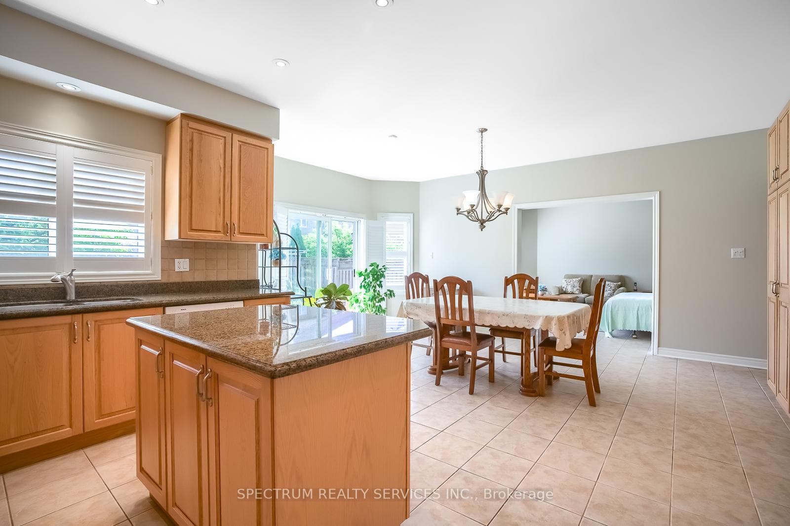 247 Kingsview Drive photo 18
