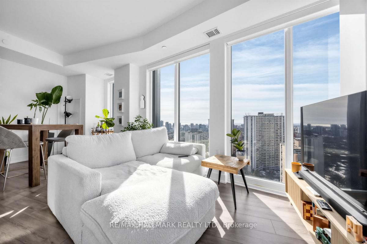 575 Bloor Street Unit 2508 photo 10