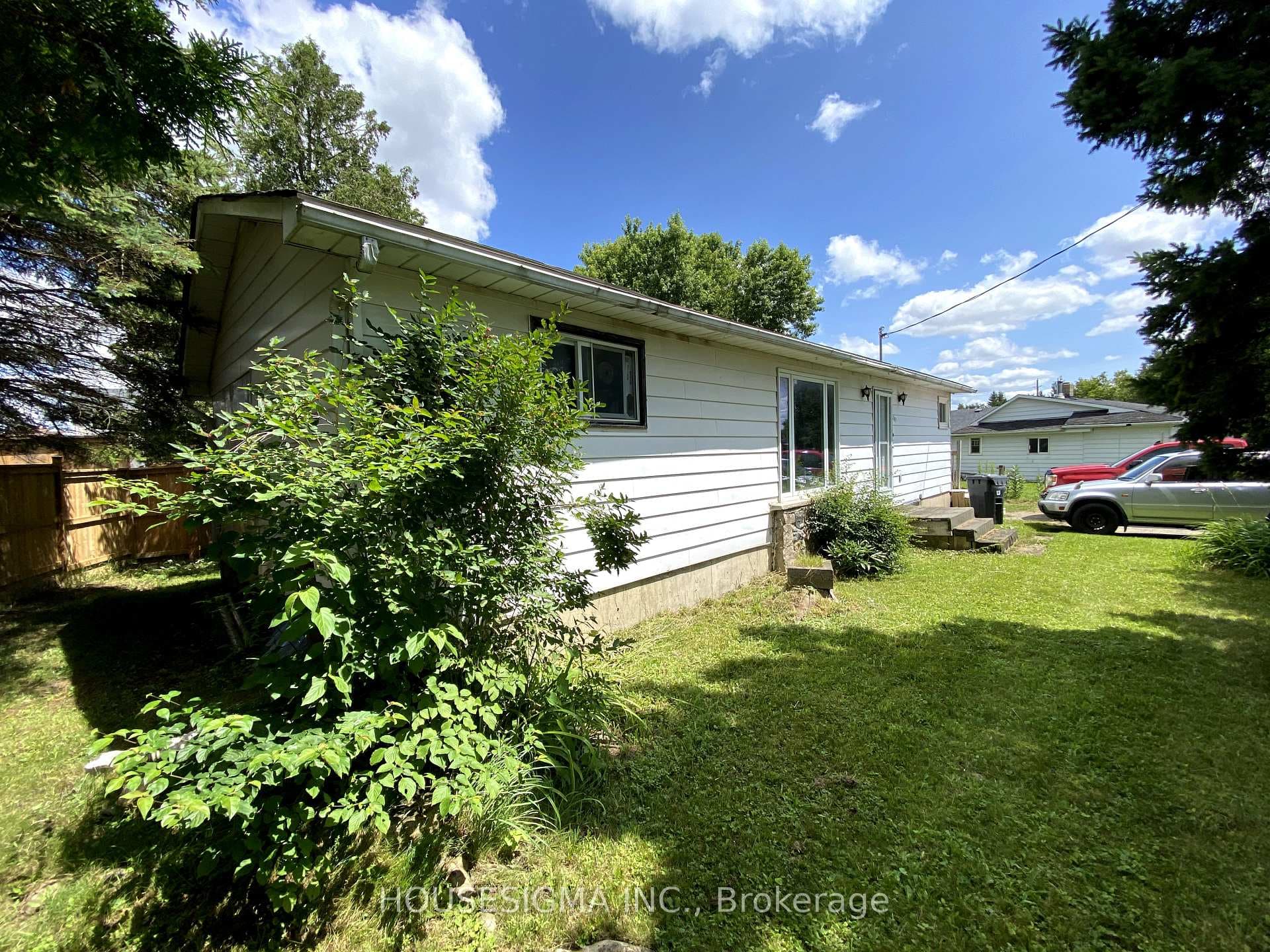 281 Doyle Street photo 1