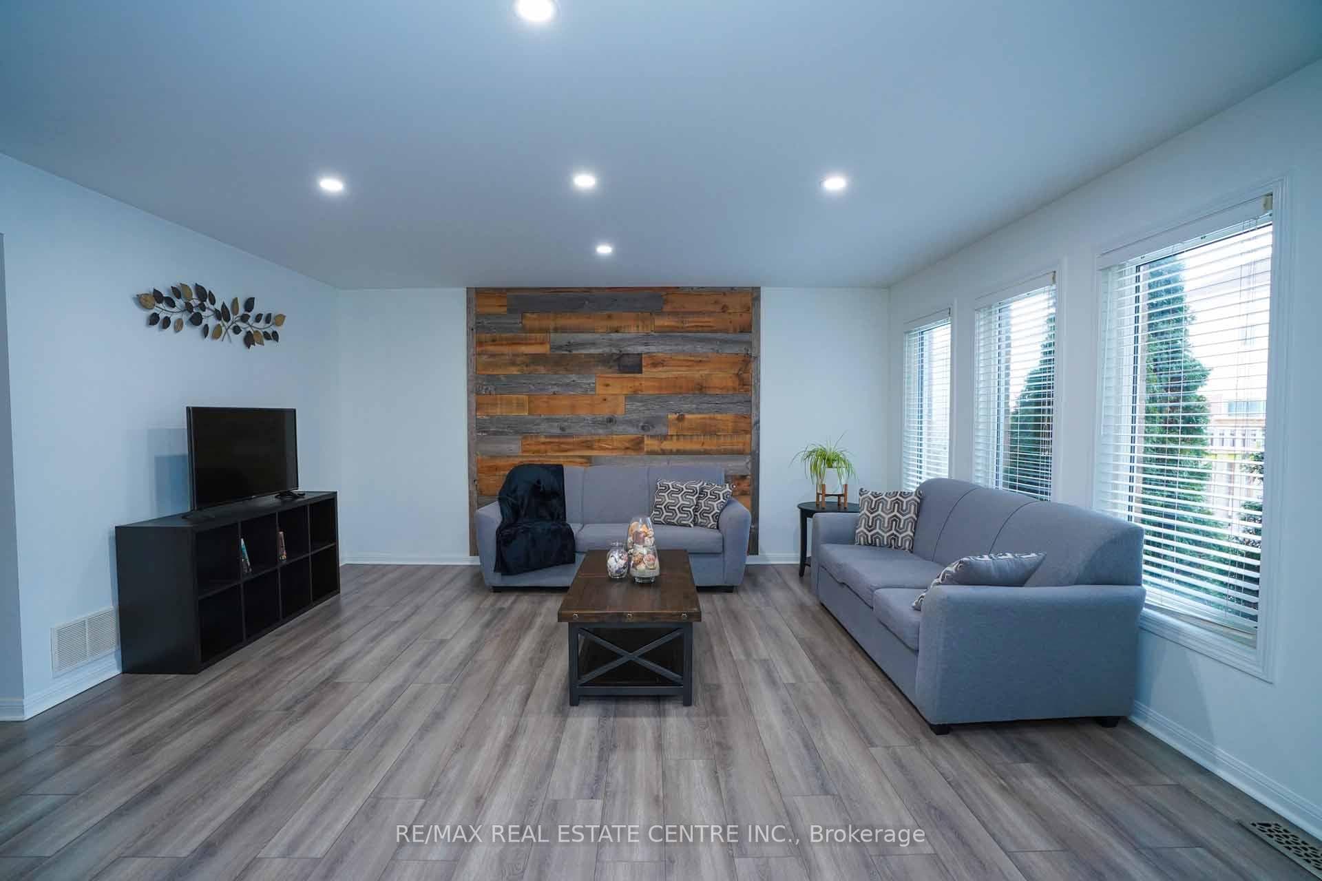 92 Zieman Crescent photo 8