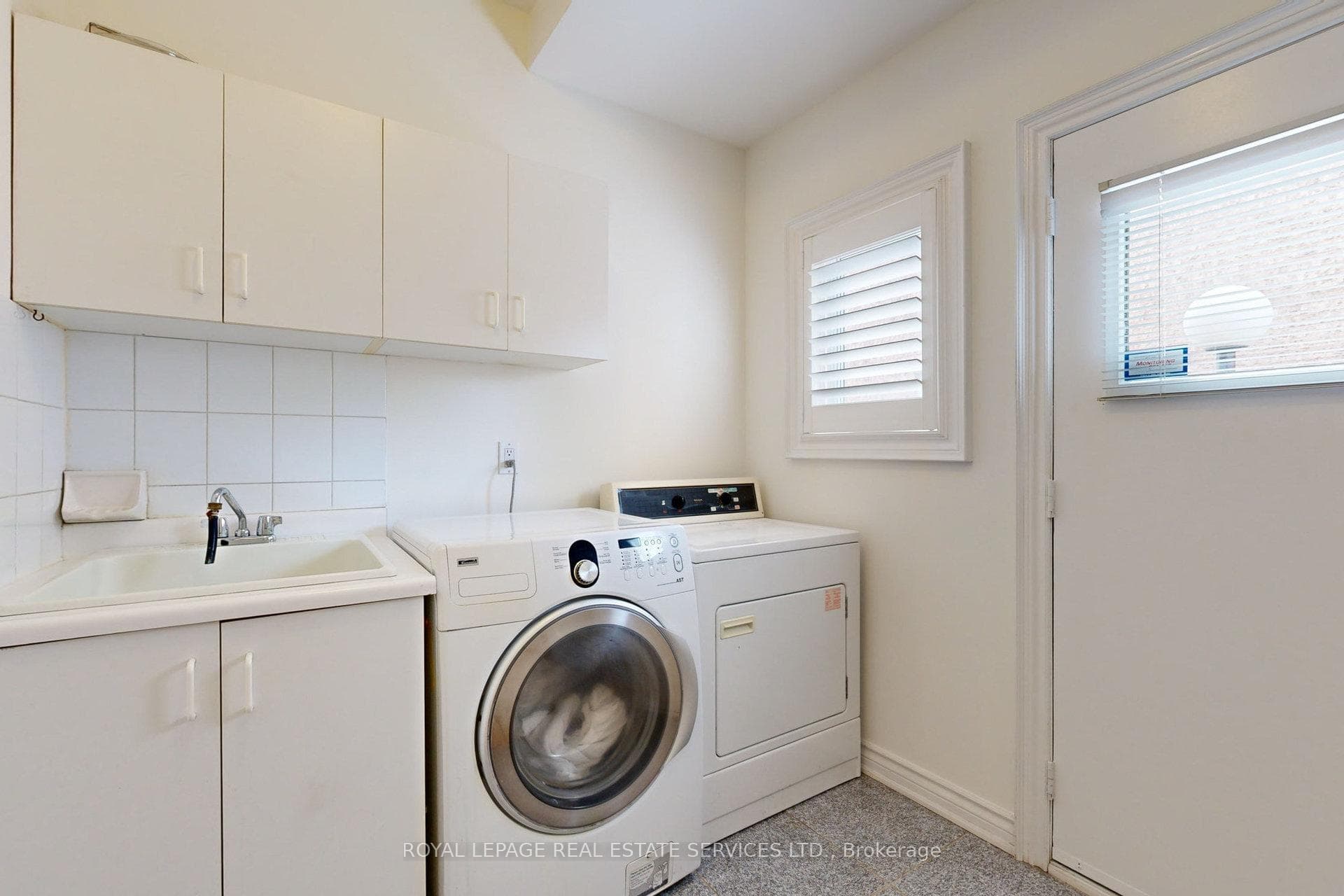 49 Iona Crescent photo 17