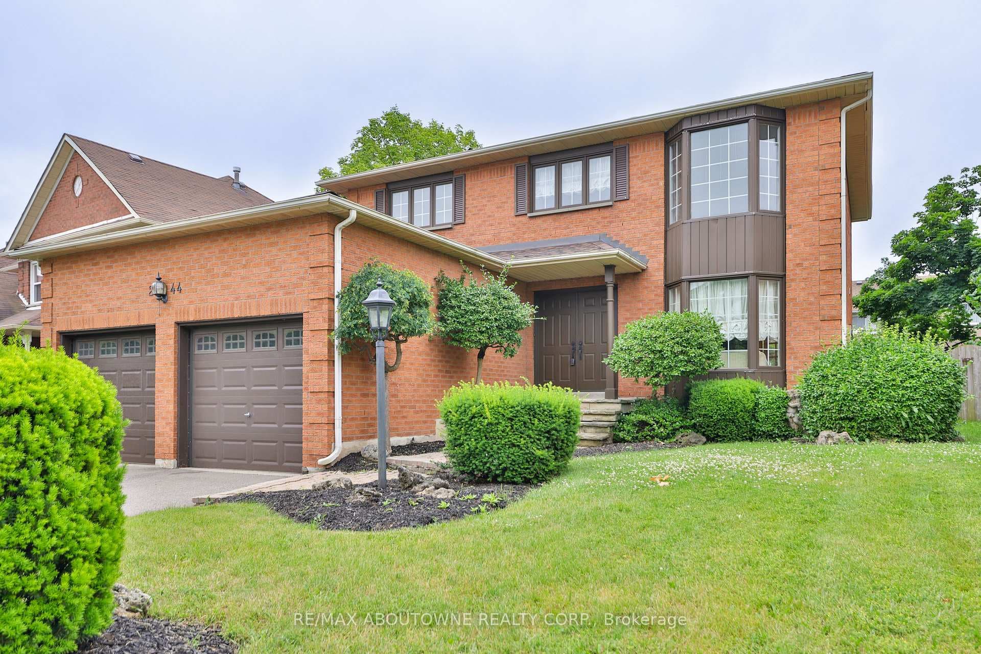 2044 Grand Boulevard photo 2