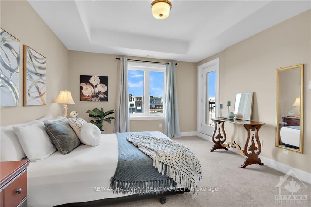 615 LONGFIELDS Drive Unit 302 photo 20