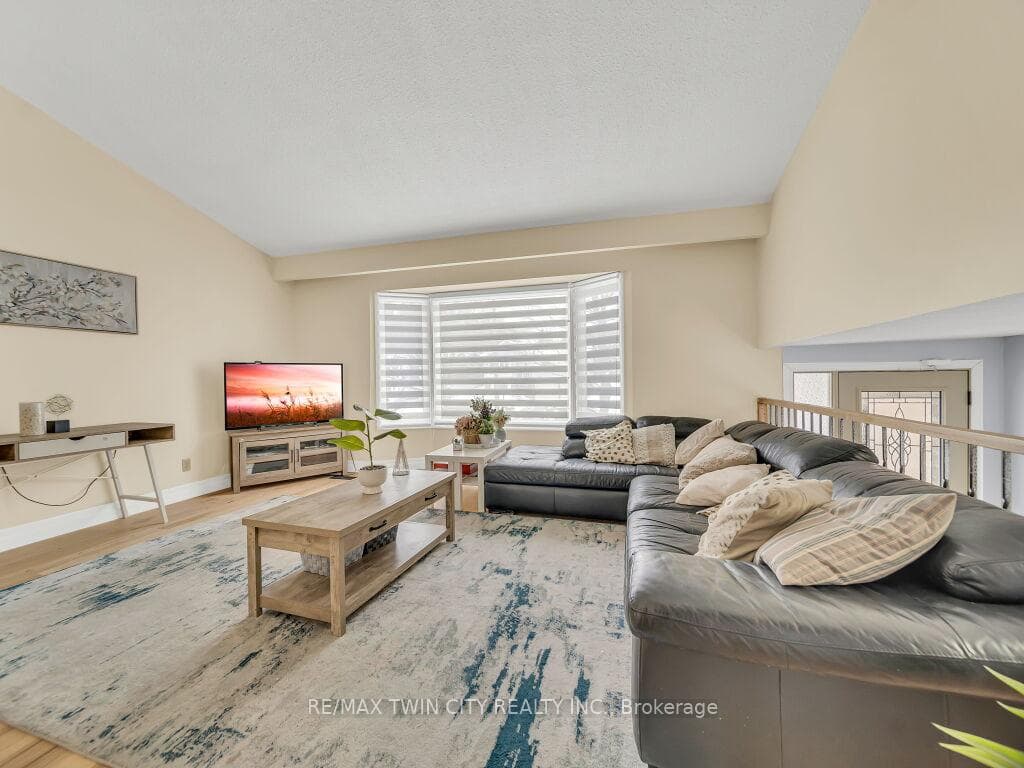 58 Autumn Hill Crescent photo 5