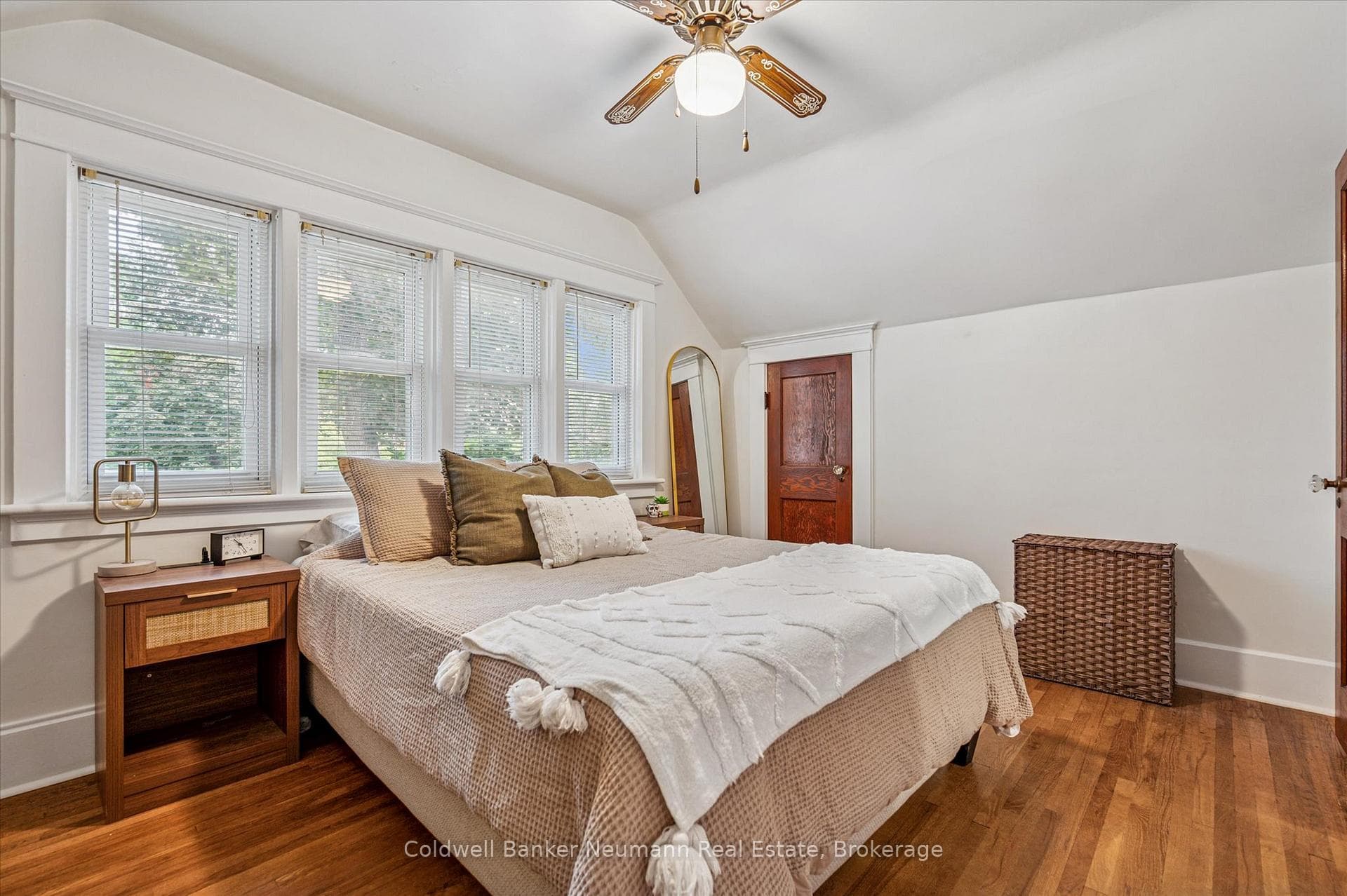 39 Agnes Street photo 11
