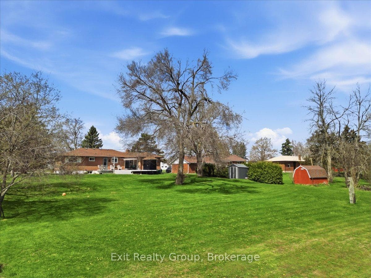 196 Elmwood Drive photo 26