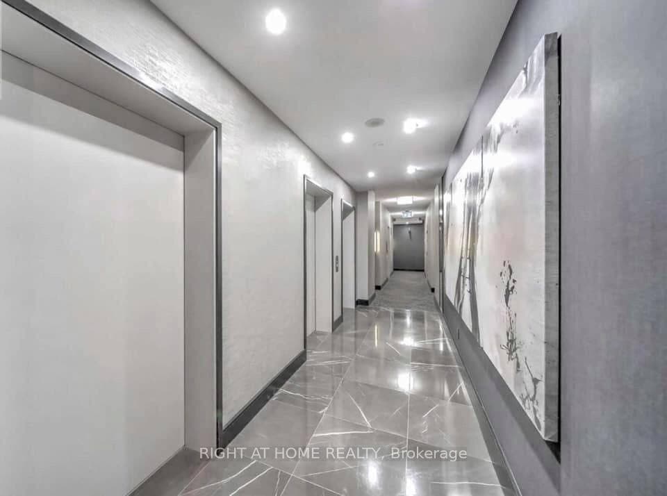 8 Park Road Unit 2103 photo 9