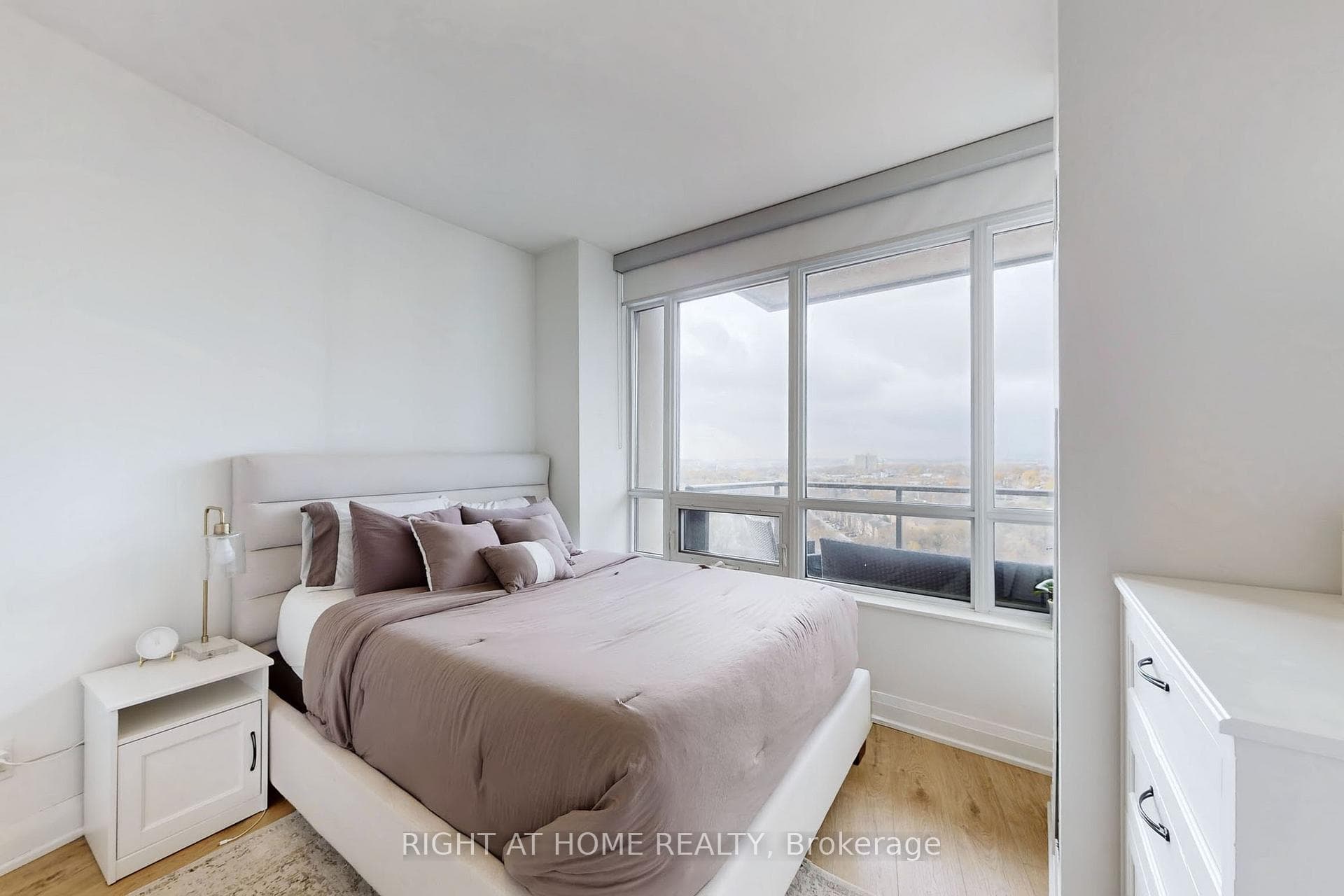 36 Park Lawn Road Unit 1505 photo 16