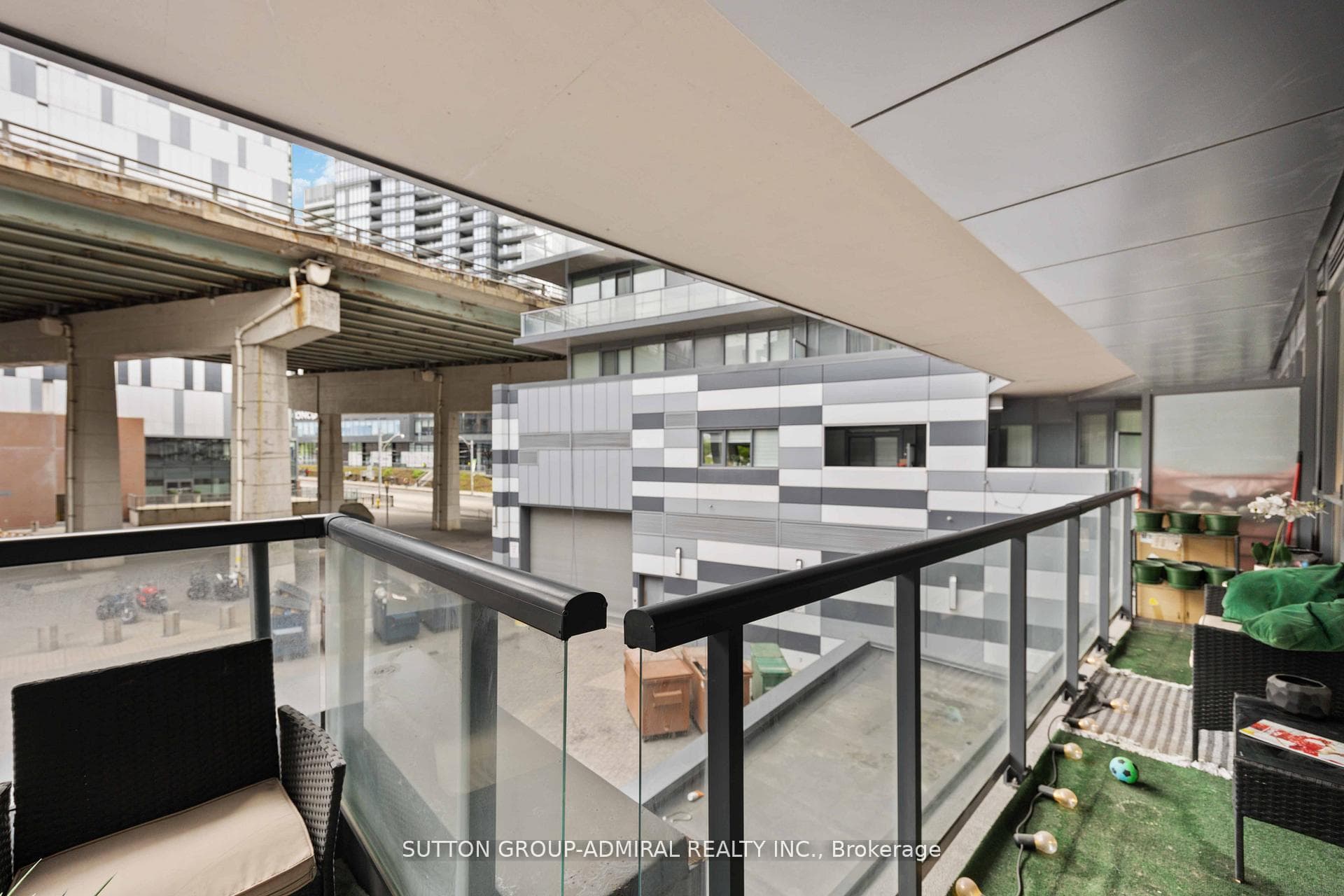 20 Bruyeres Mews Unit 219 photo 23