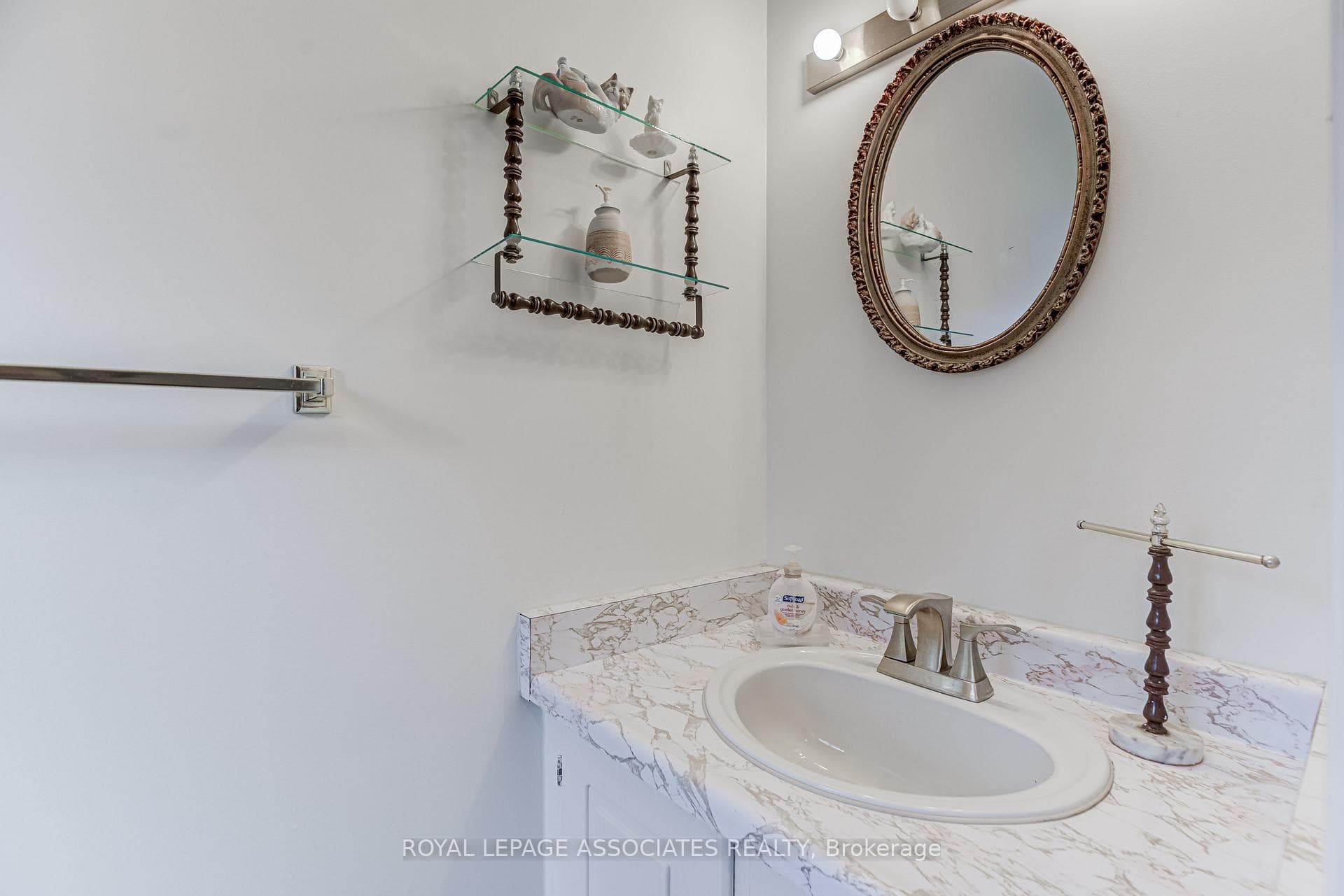 1801 Storrington Street photo 8