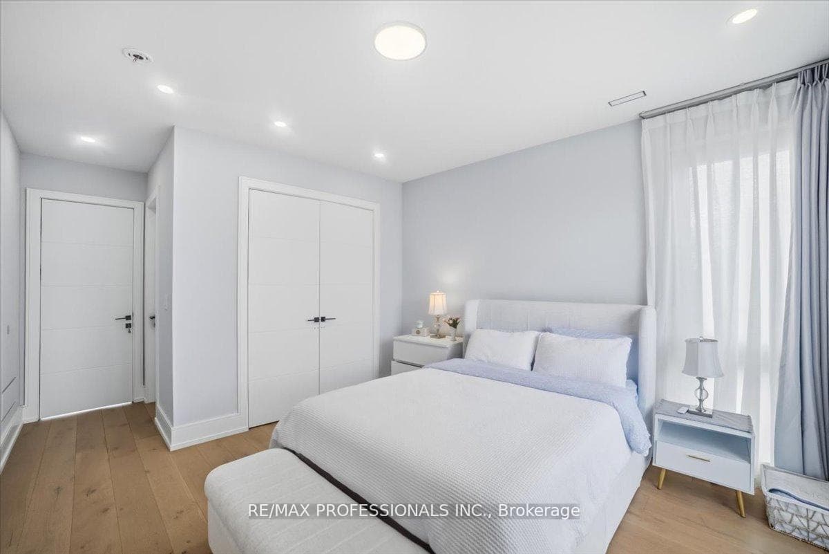 2206 UTLEY Road photo 32