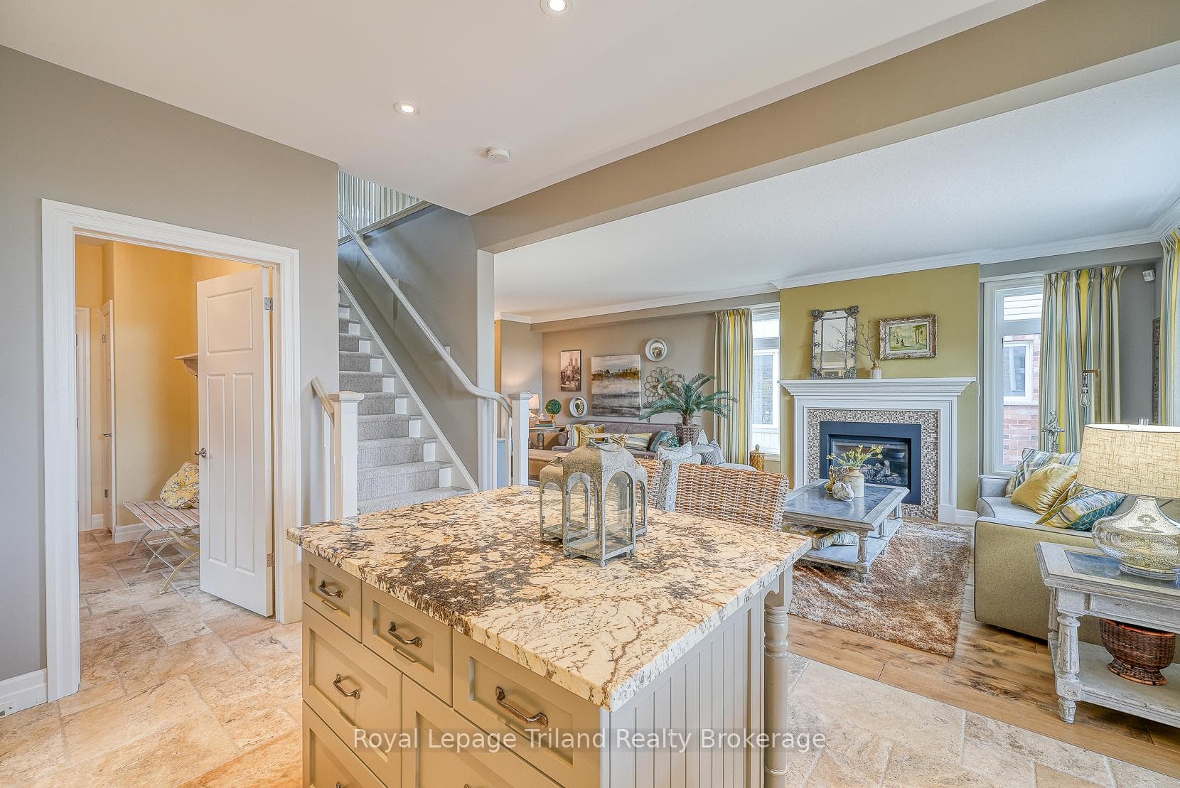 1142 Caen Avenue photo 22
