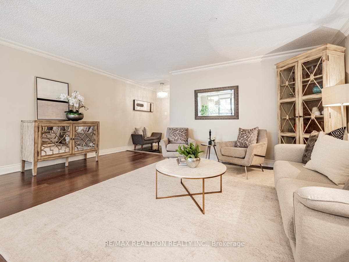 22 Shallmar Boulevard Unit 404 photo 7