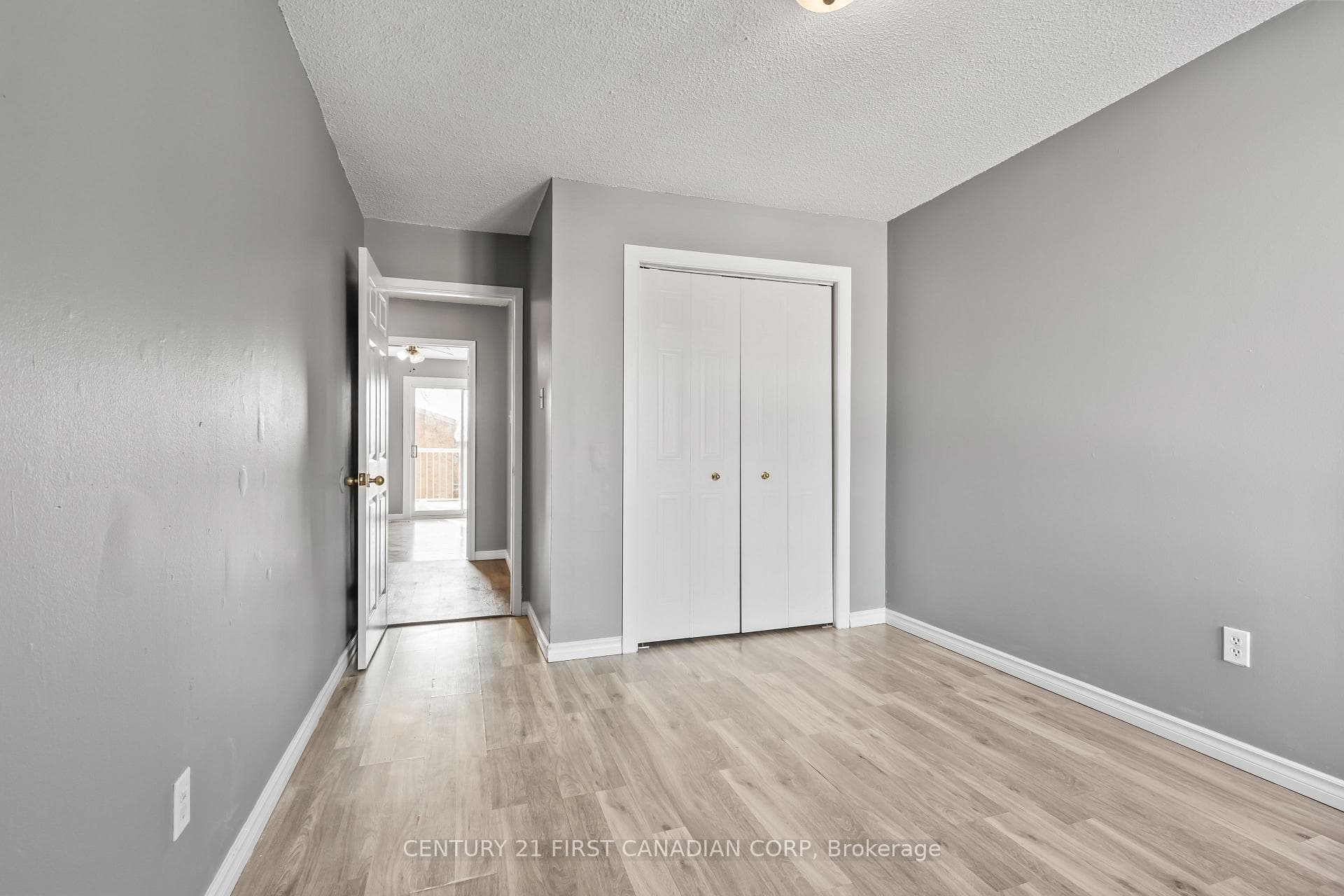 500 Osgoode Drive Unit 20 photo 20