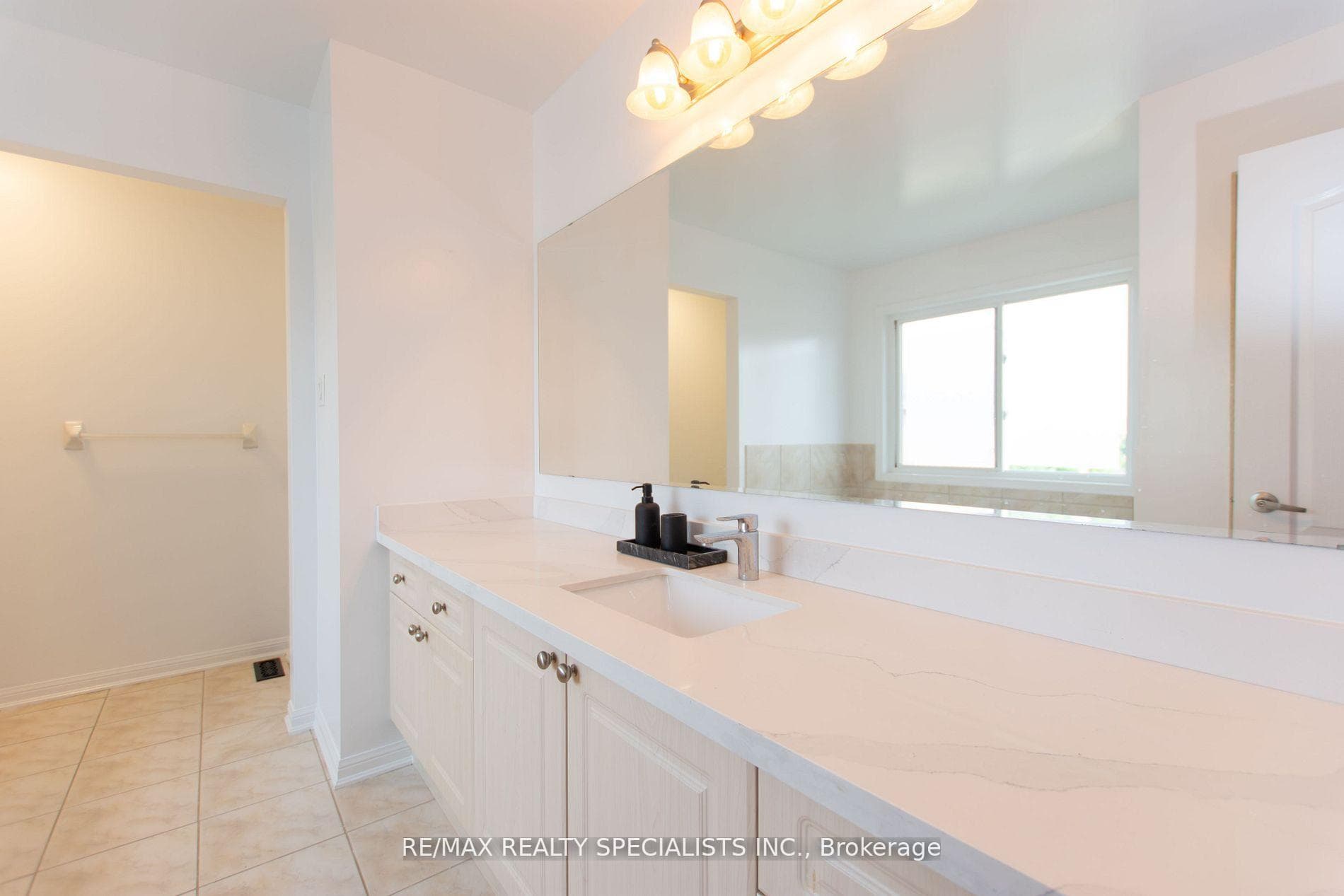 929 Philbrook Drive photo 40