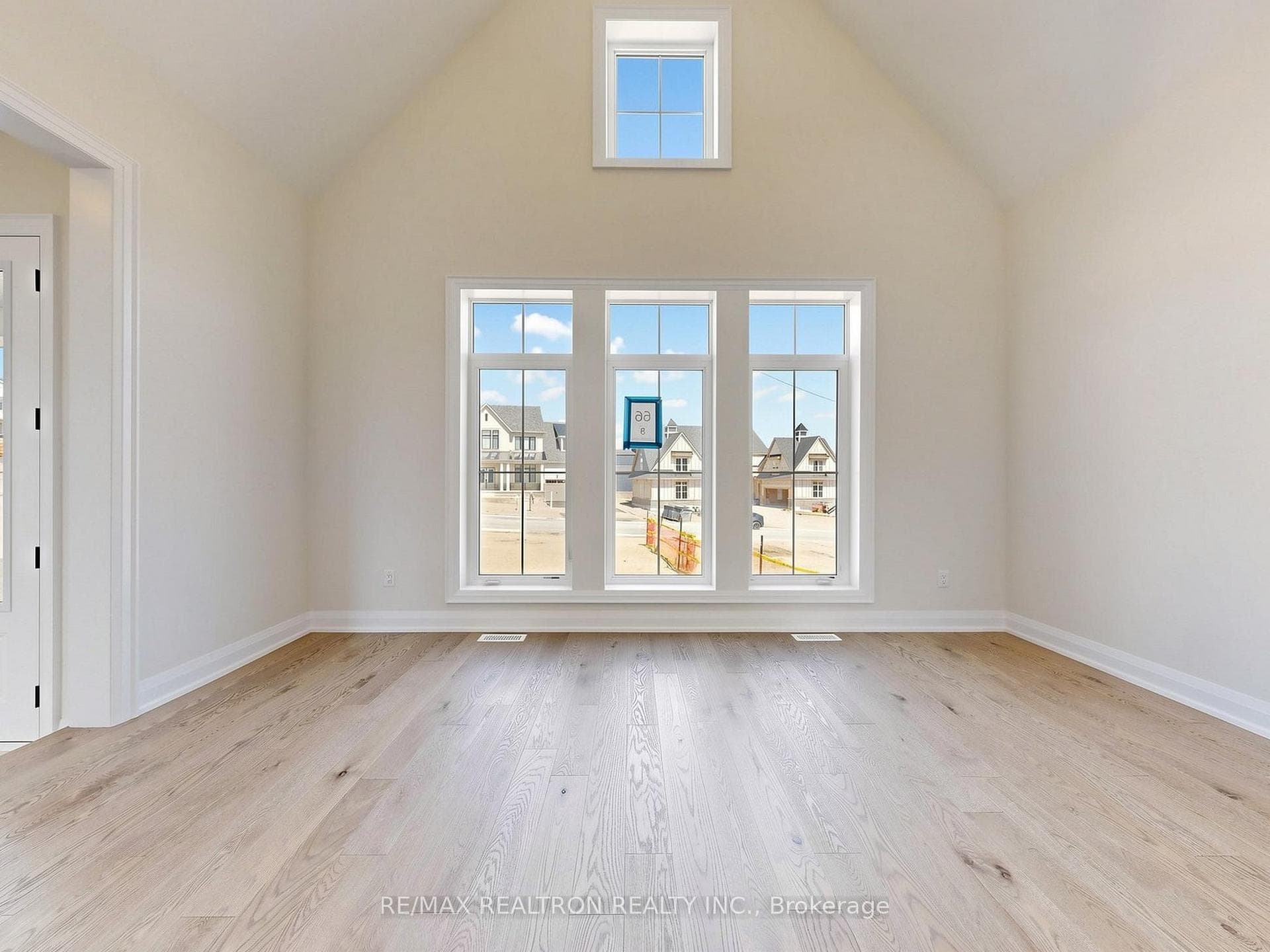 8 Radome Drive photo 7