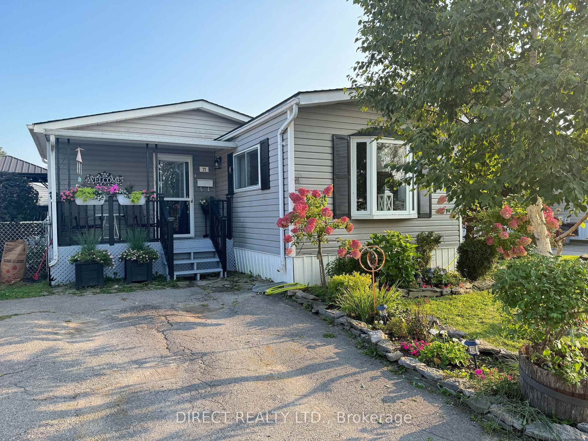 11 Finch Lane photo 1